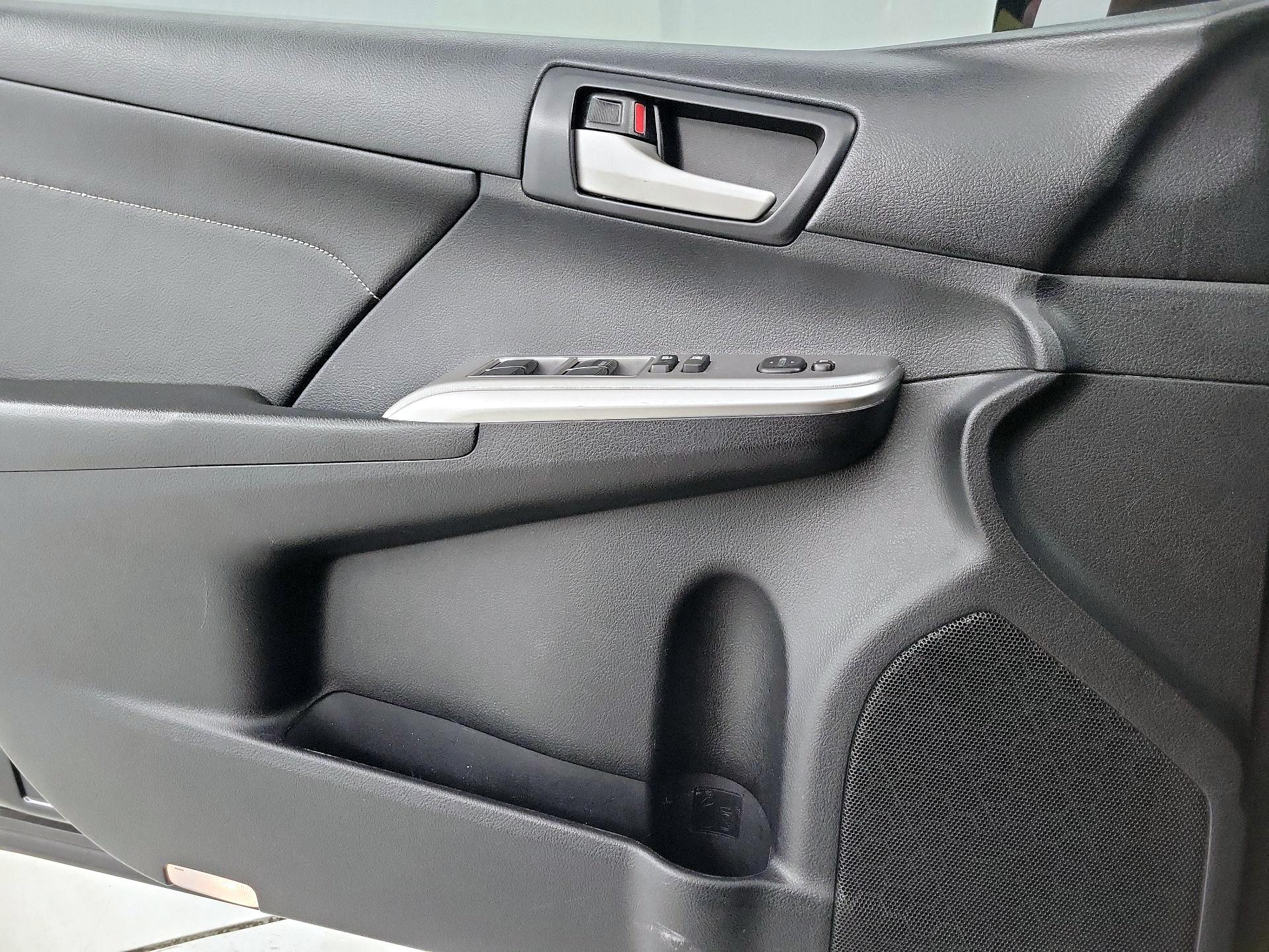 Thumbnail: 2014 Toyota Camry - 12
