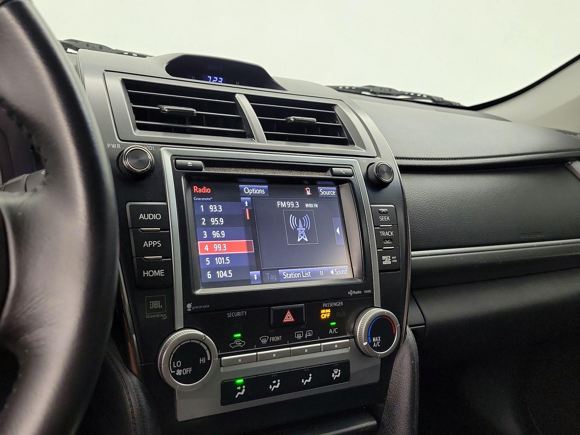 Thumbnail: 2014 Toyota Camry - 16