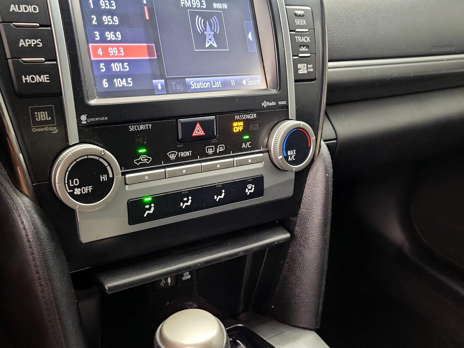 Thumbnail: 2014 Toyota Camry - 17