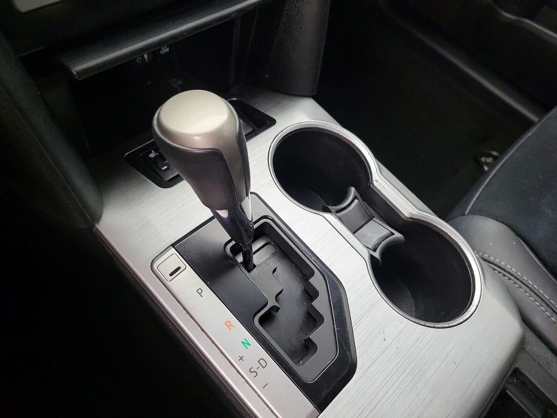 Thumbnail: 2014 Toyota Camry - 18
