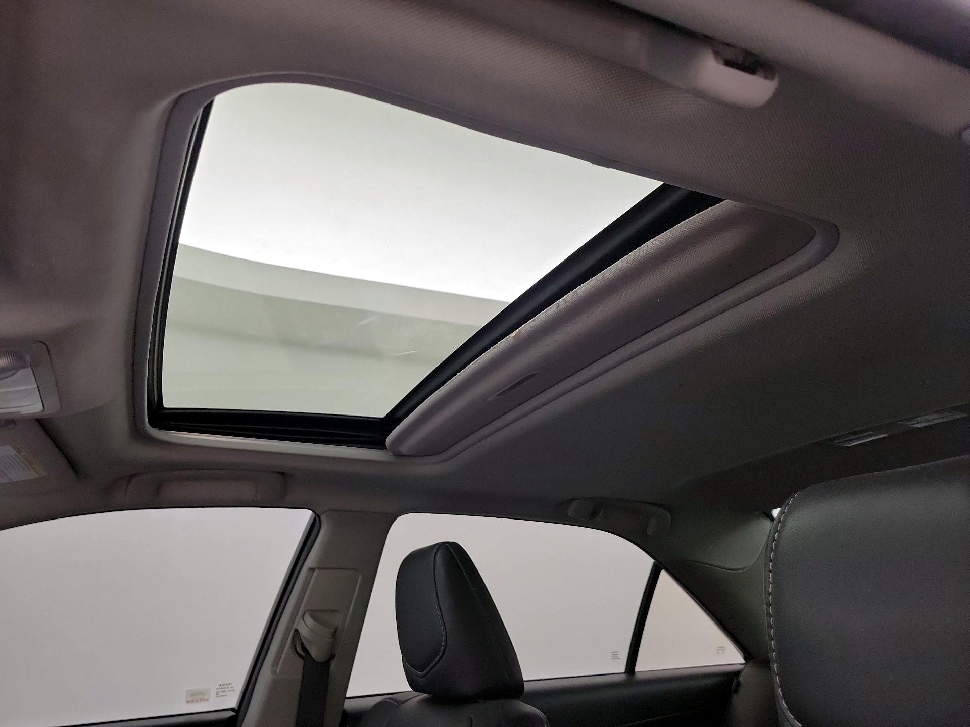 Thumbnail: 2014 Toyota Camry - 20