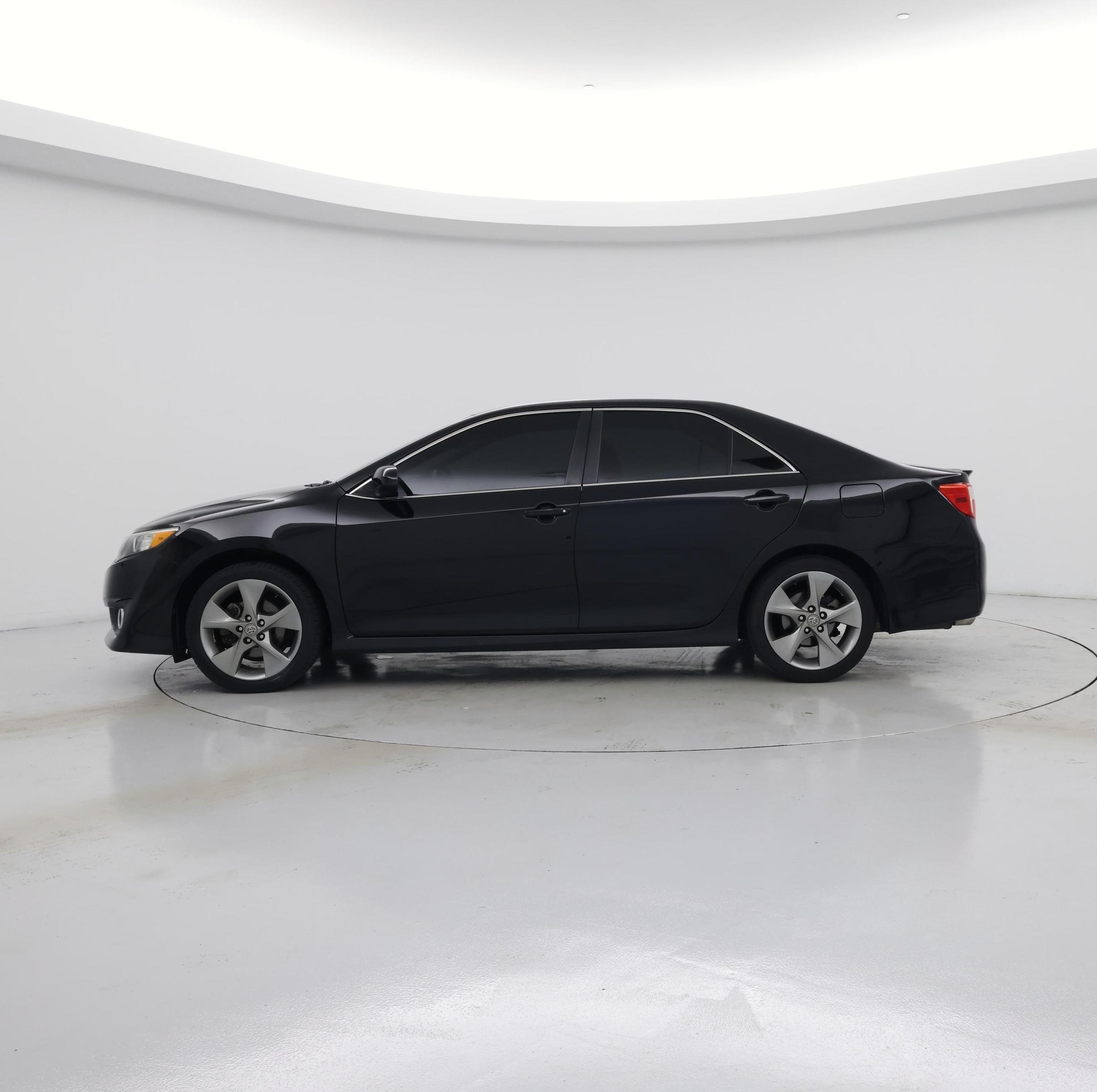 Thumbnail: 2014 Toyota Camry - 3