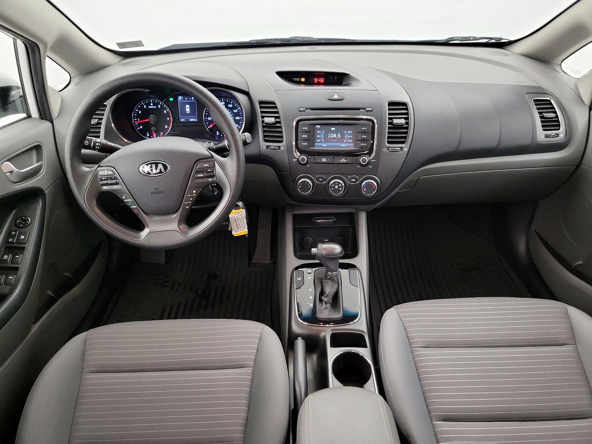 Thumbnail: 2017 Kia Forte - 9