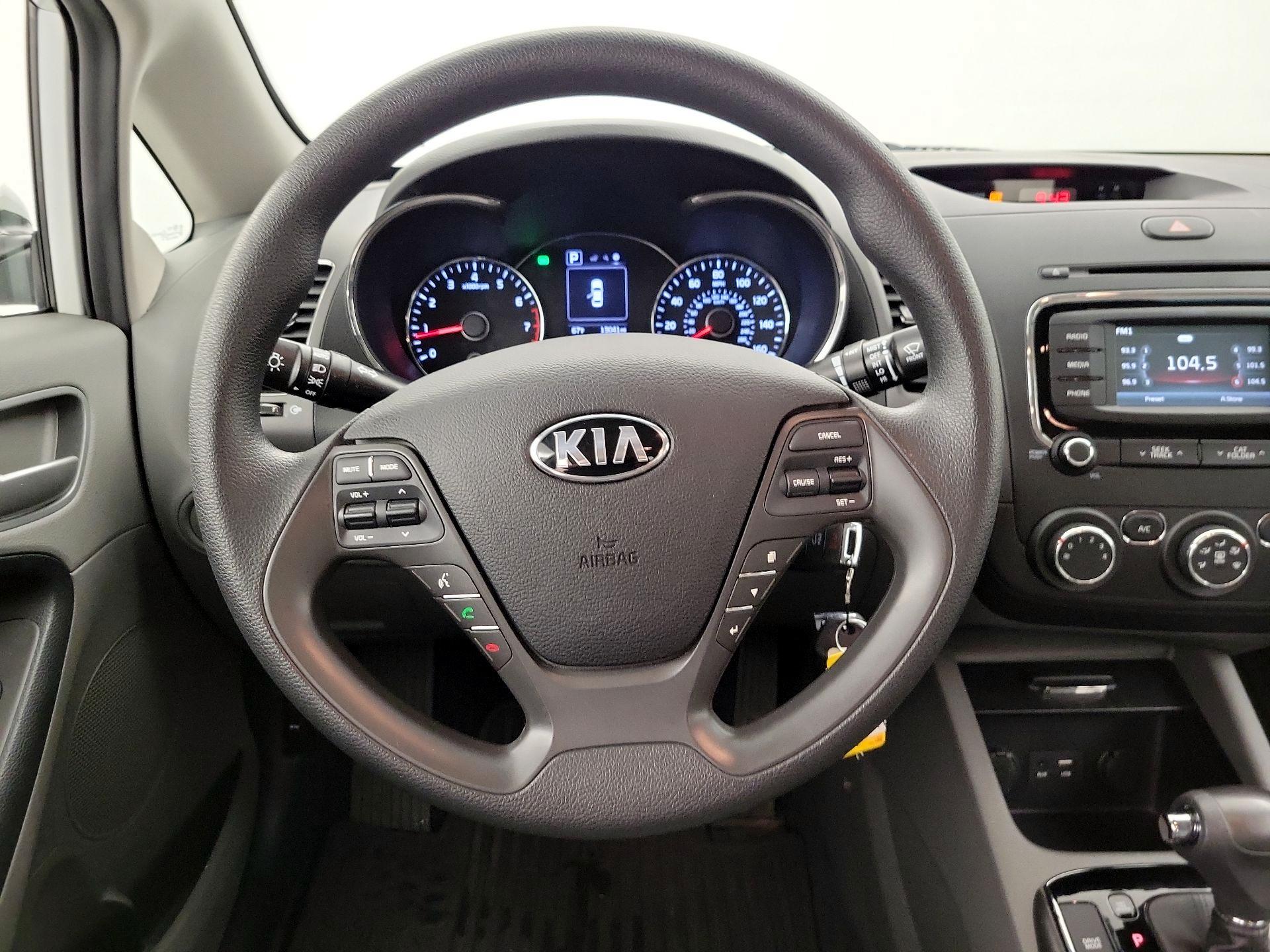 Thumbnail: 2017 Kia Forte - 10