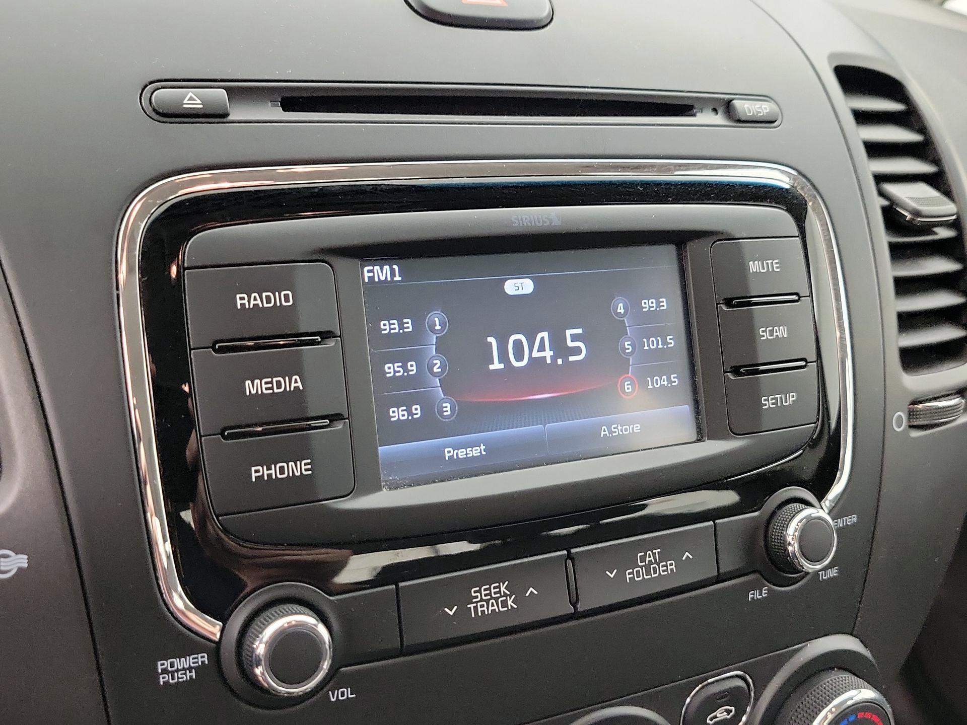 Thumbnail: 2017 Kia Forte - 15