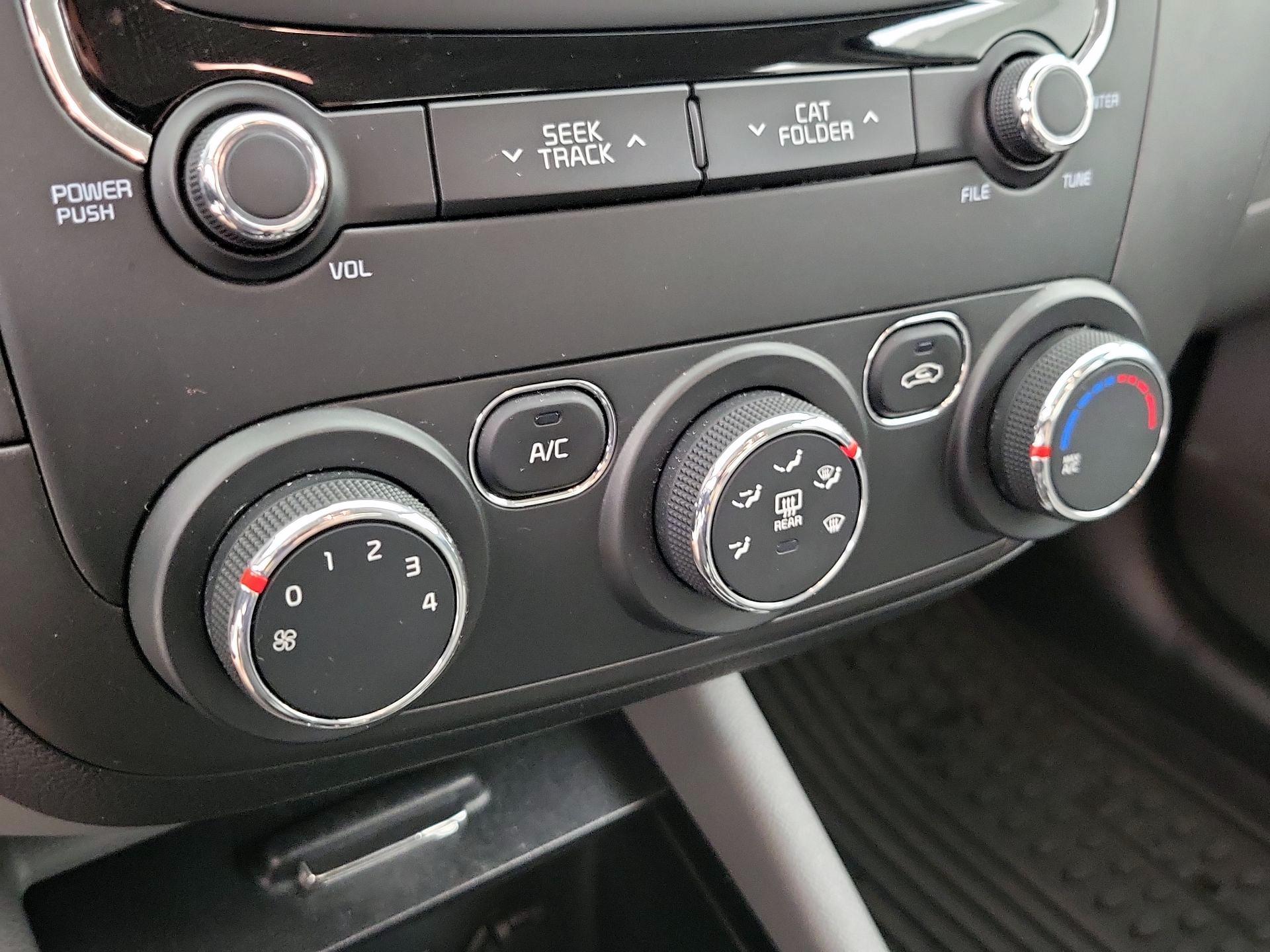 Thumbnail: 2017 Kia Forte - 16