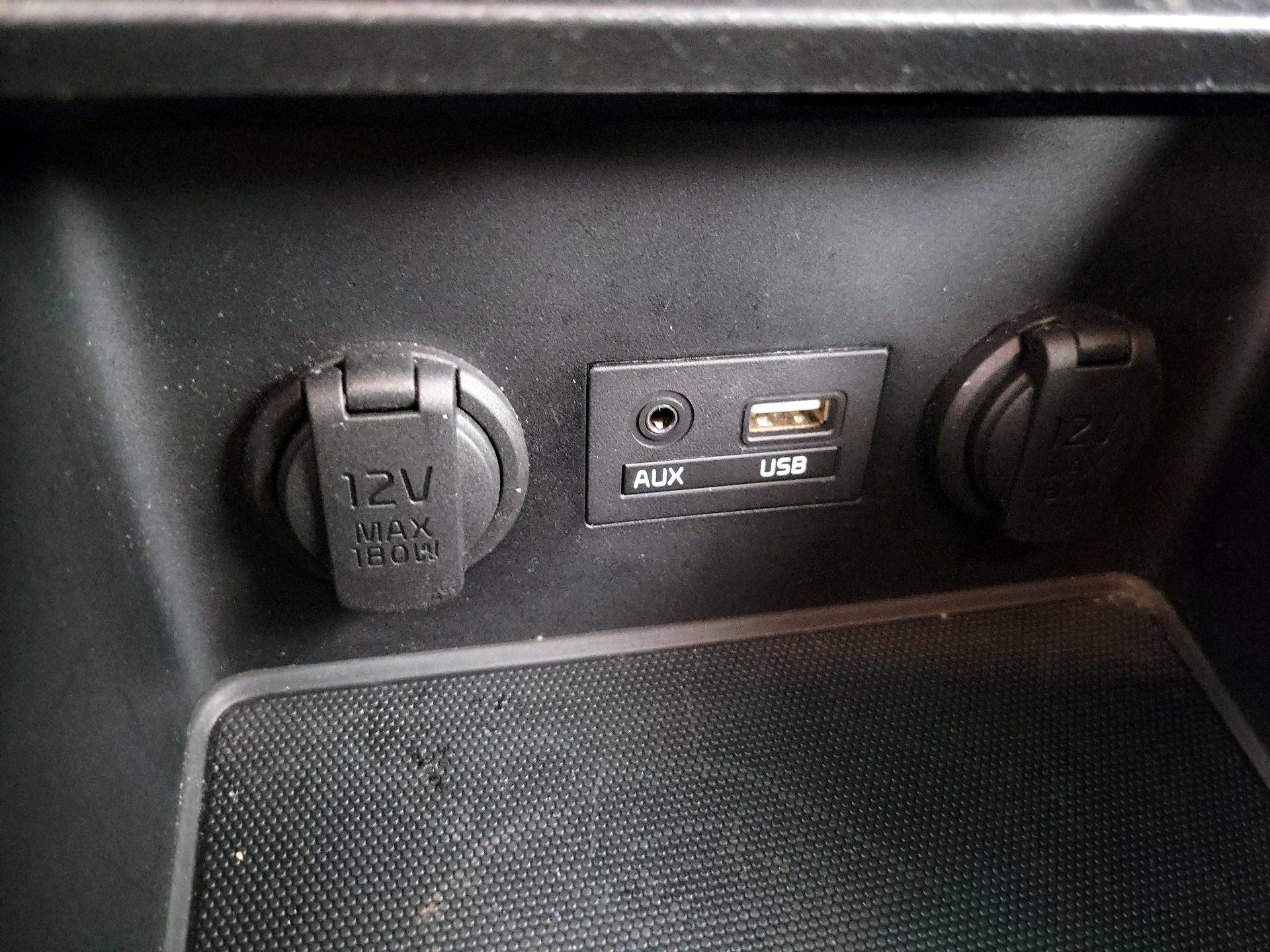 Thumbnail: 2017 Kia Forte - 18