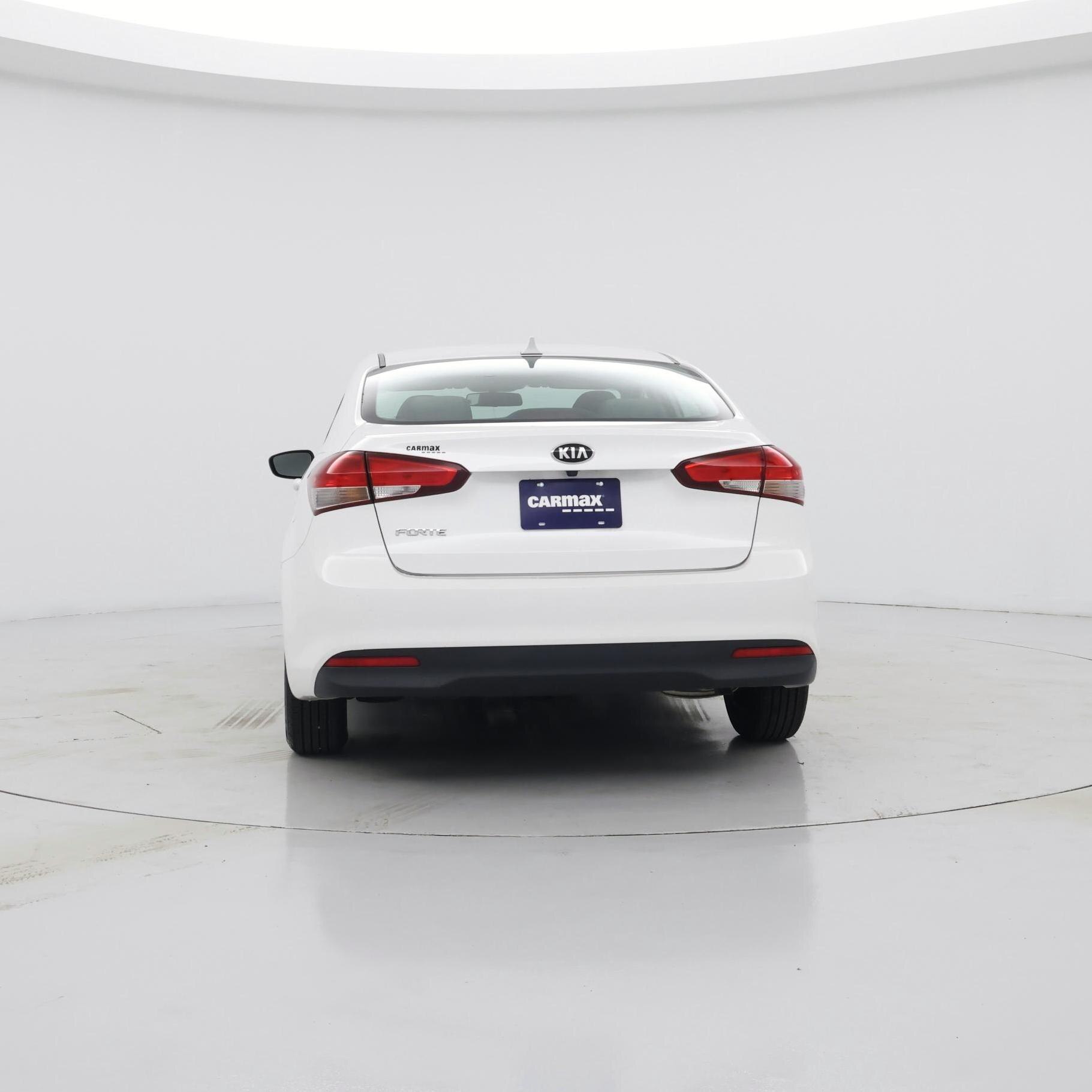 Thumbnail: 2017 Kia Forte - 6