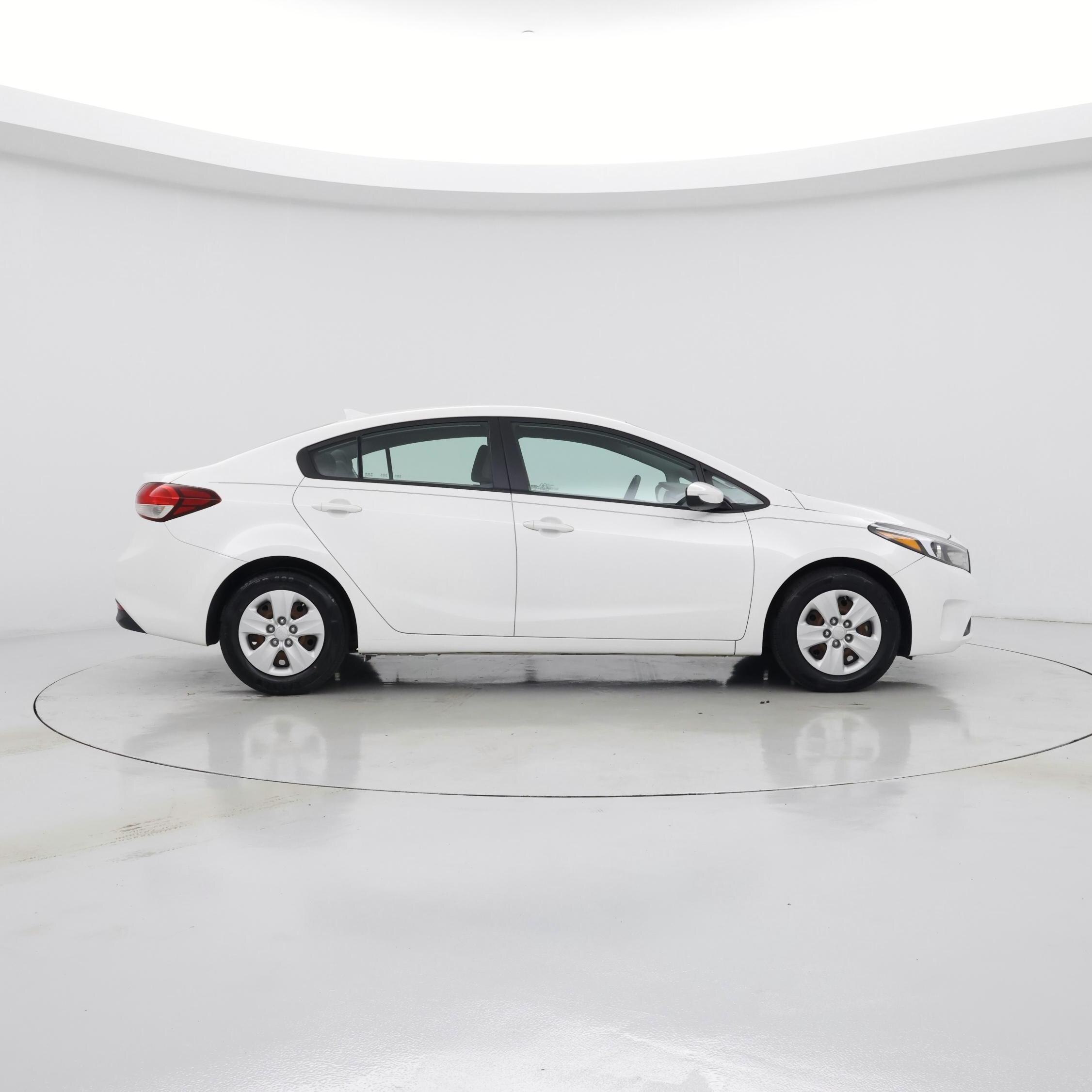 Thumbnail: 2017 Kia Forte - 7