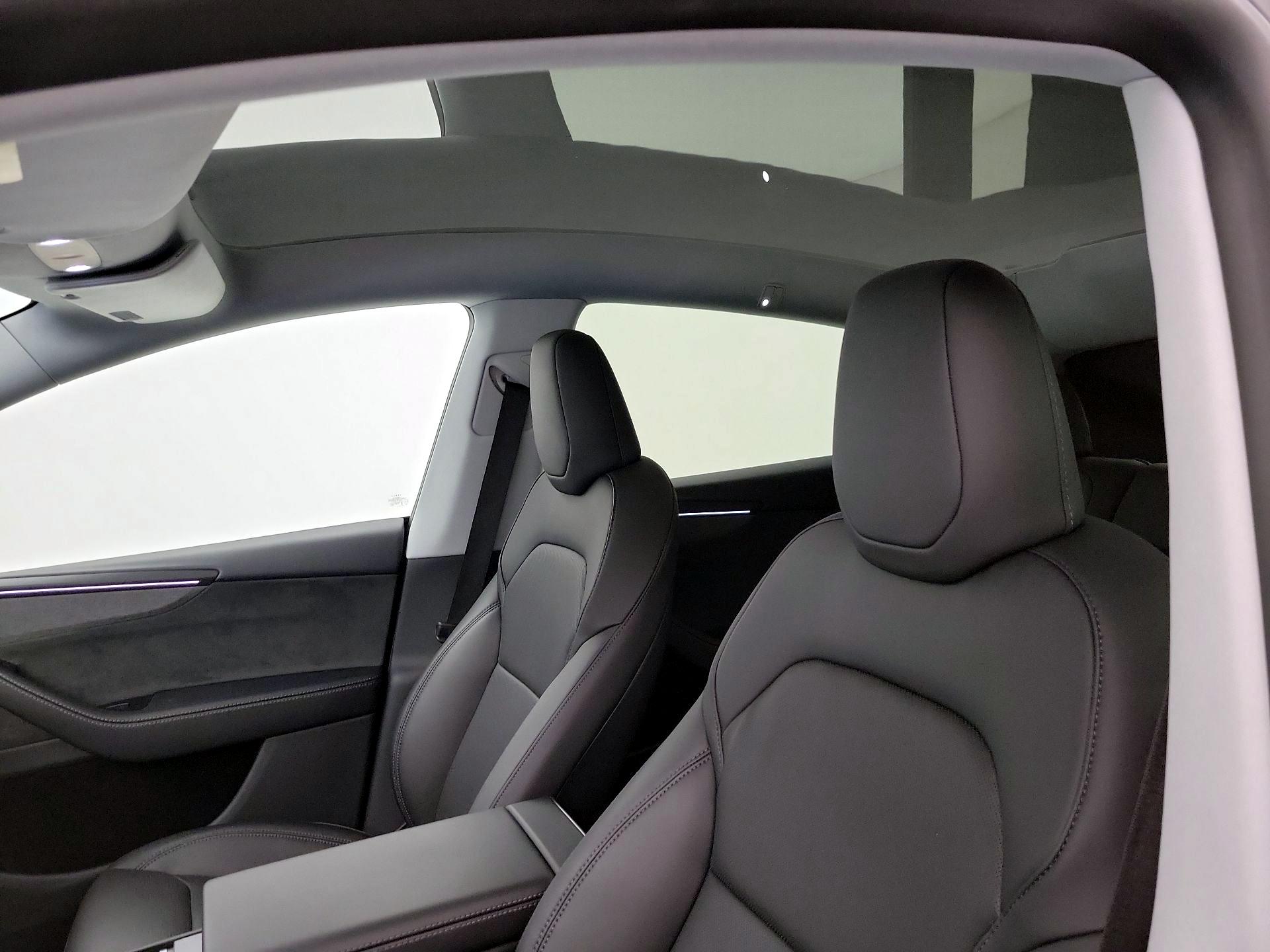 Thumbnail: 2026 Tesla Model Y - 17