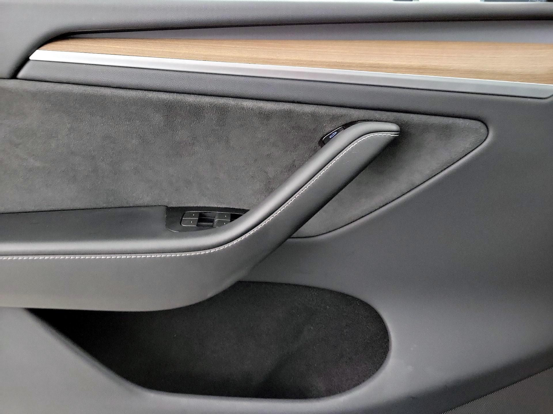 Thumbnail: 2023 Tesla Model Y - 12