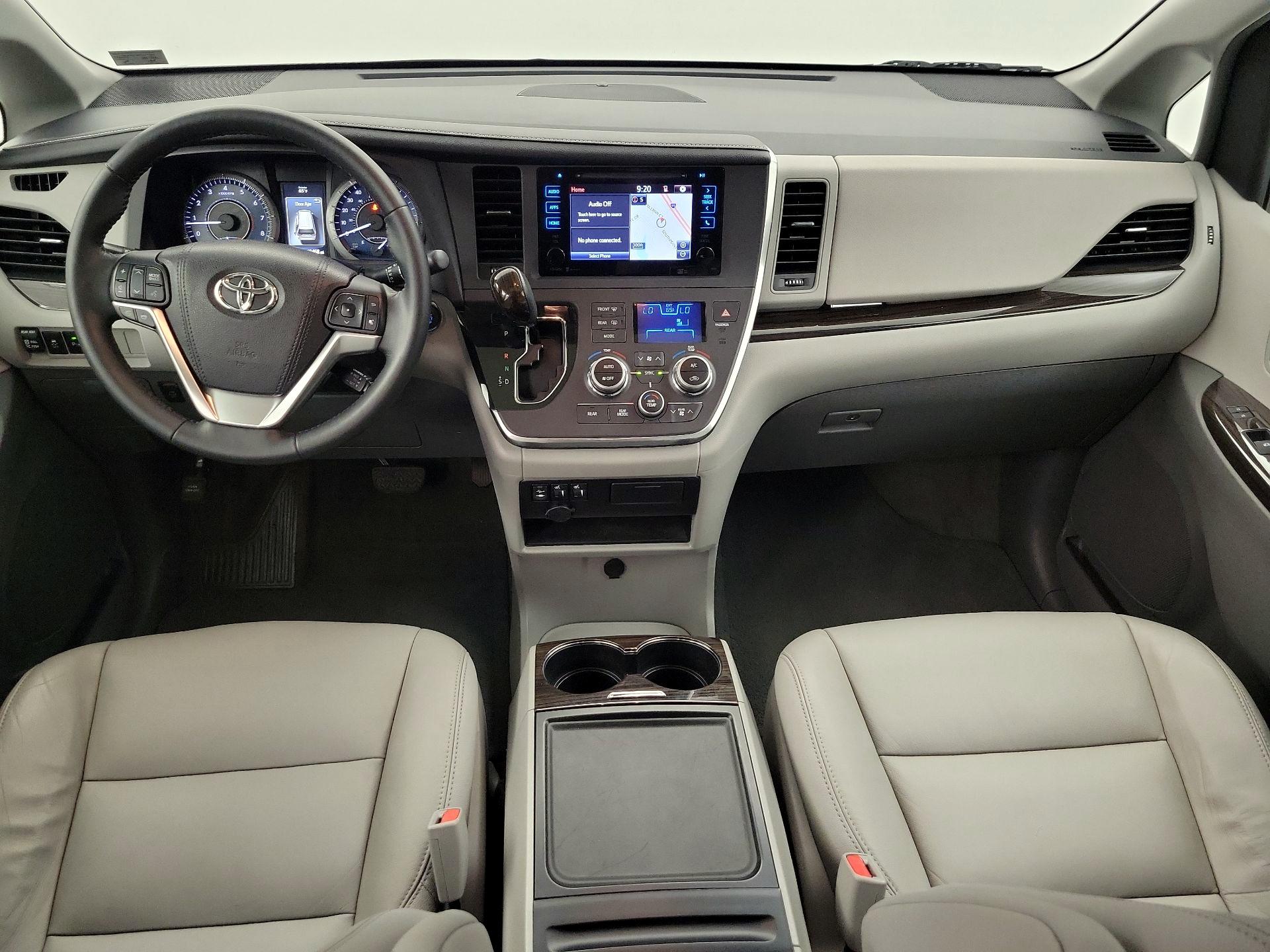 Thumbnail: 2015 Toyota Sienna - 9