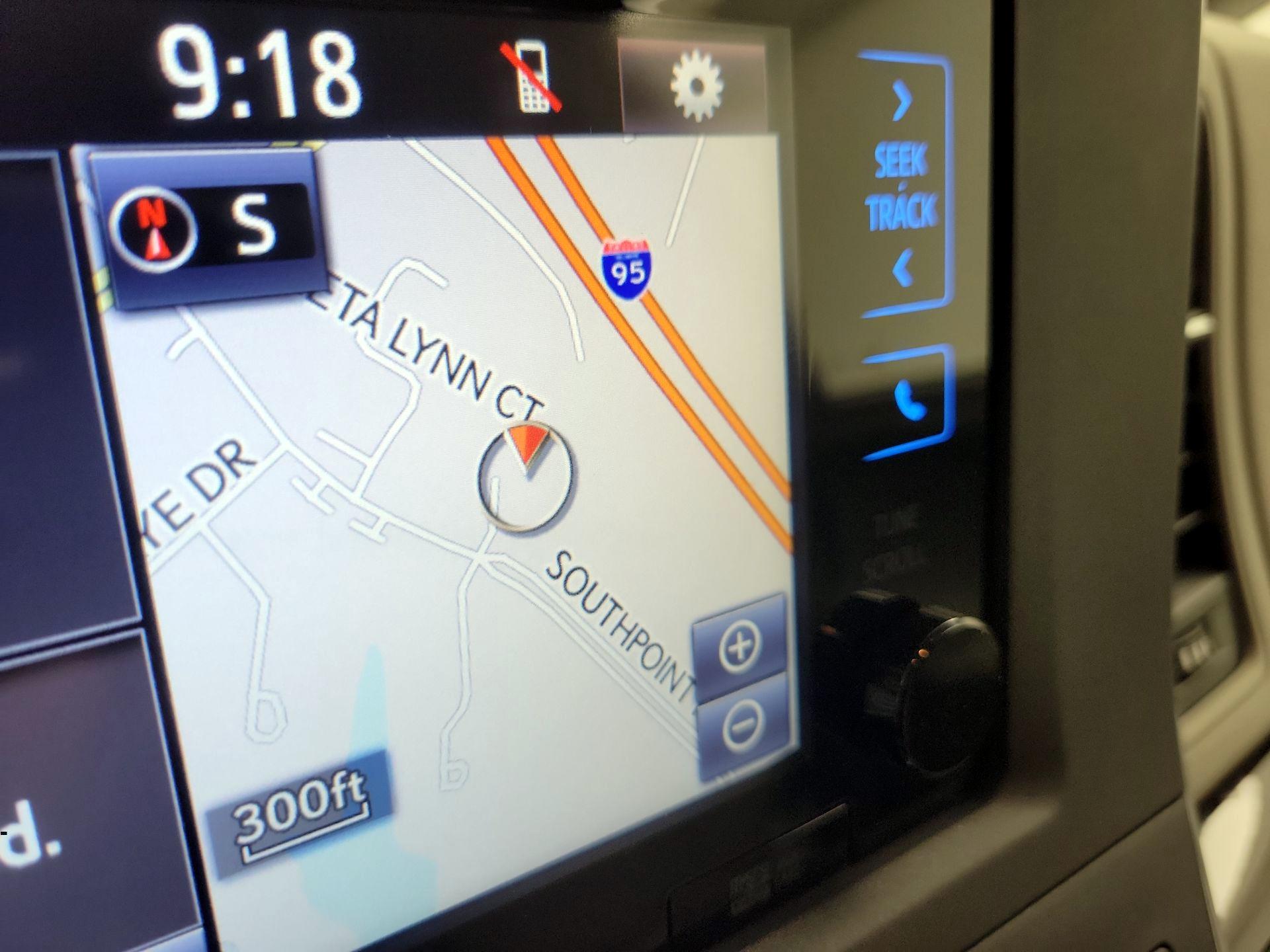 Thumbnail: 2015 Toyota Sienna - 14