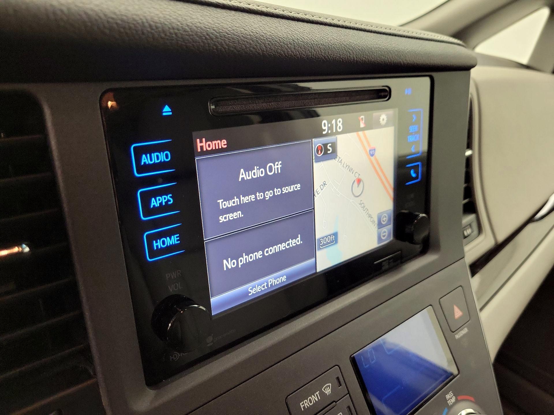 Thumbnail: 2015 Toyota Sienna - 16