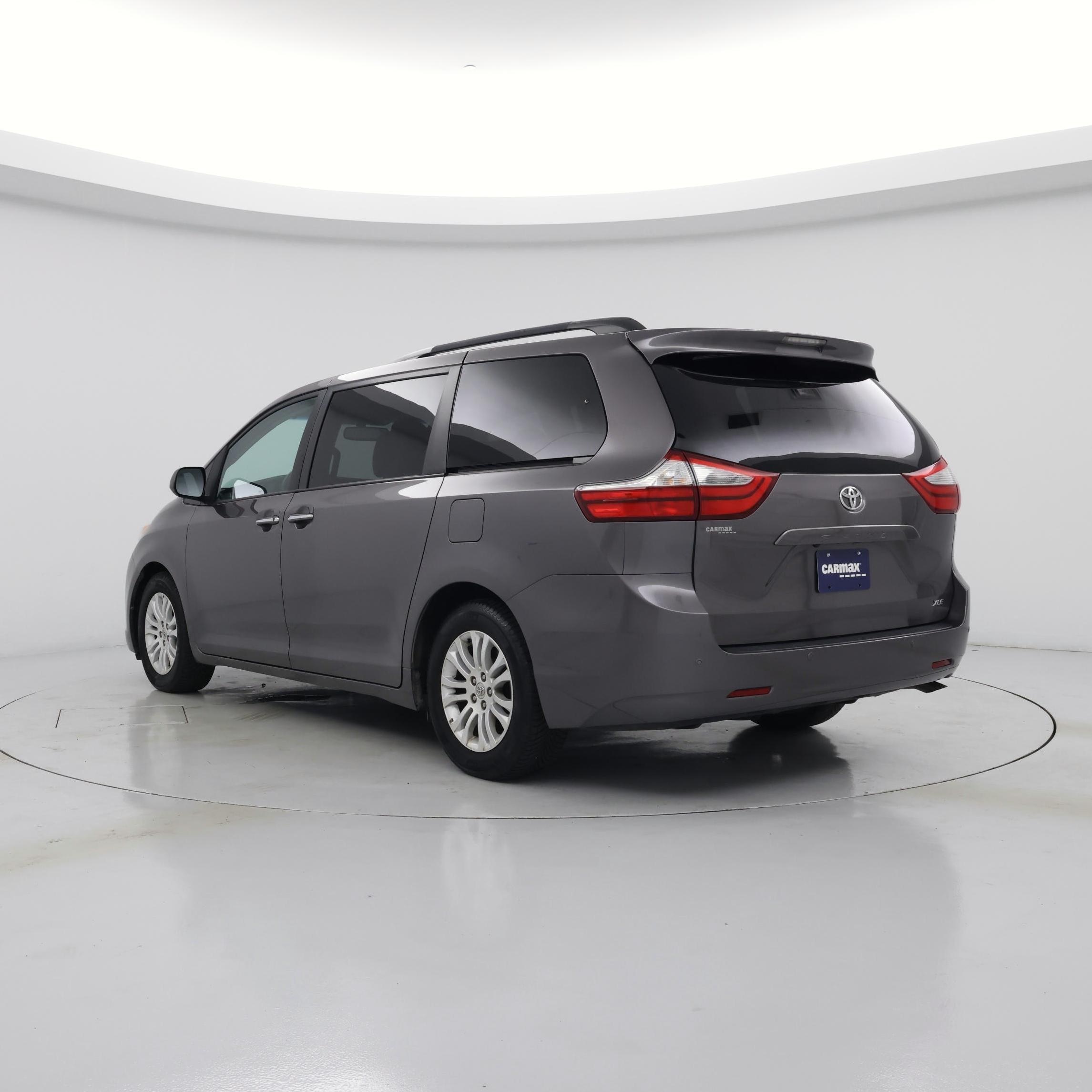 Thumbnail: 2015 Toyota Sienna - 2