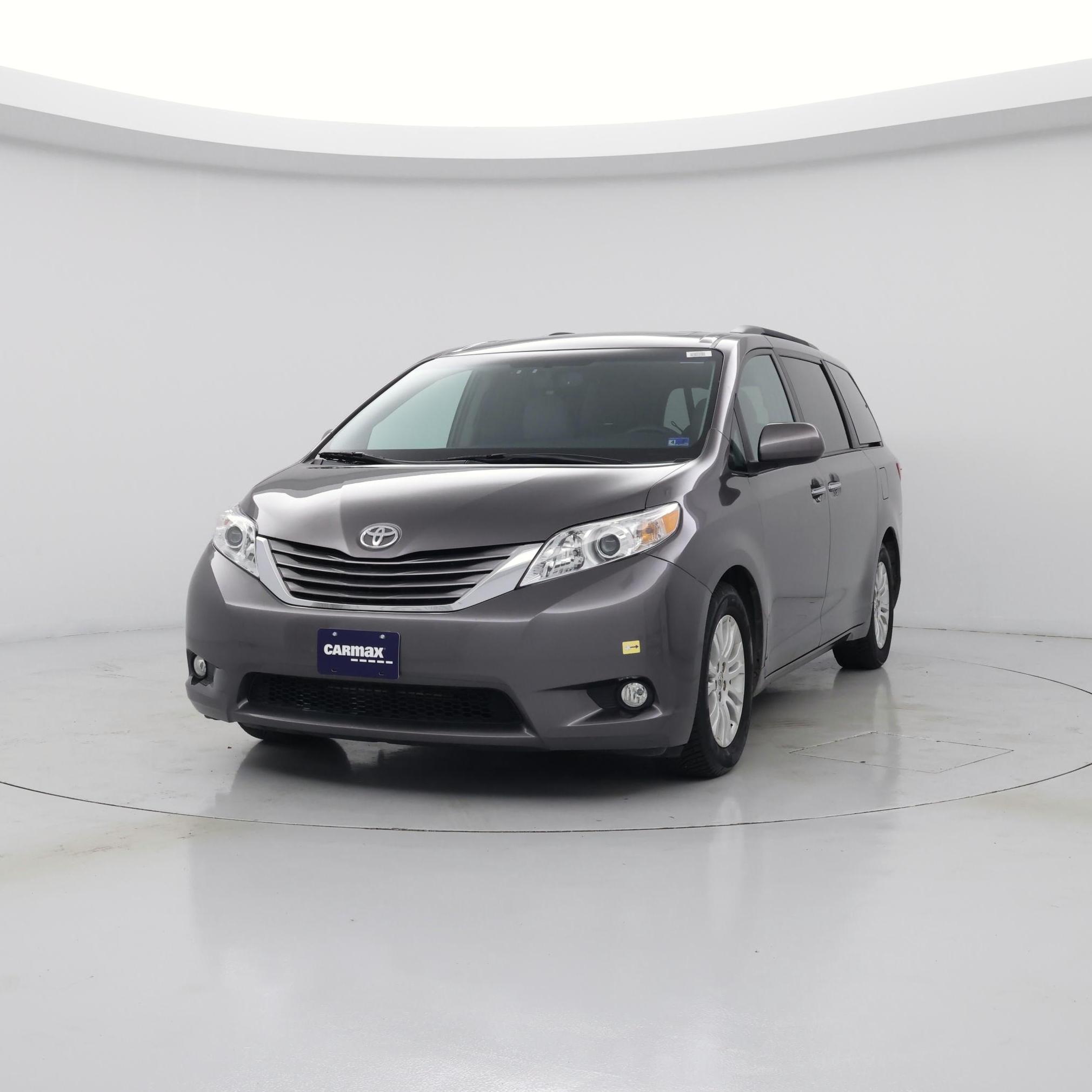 Thumbnail: 2015 Toyota Sienna - 4