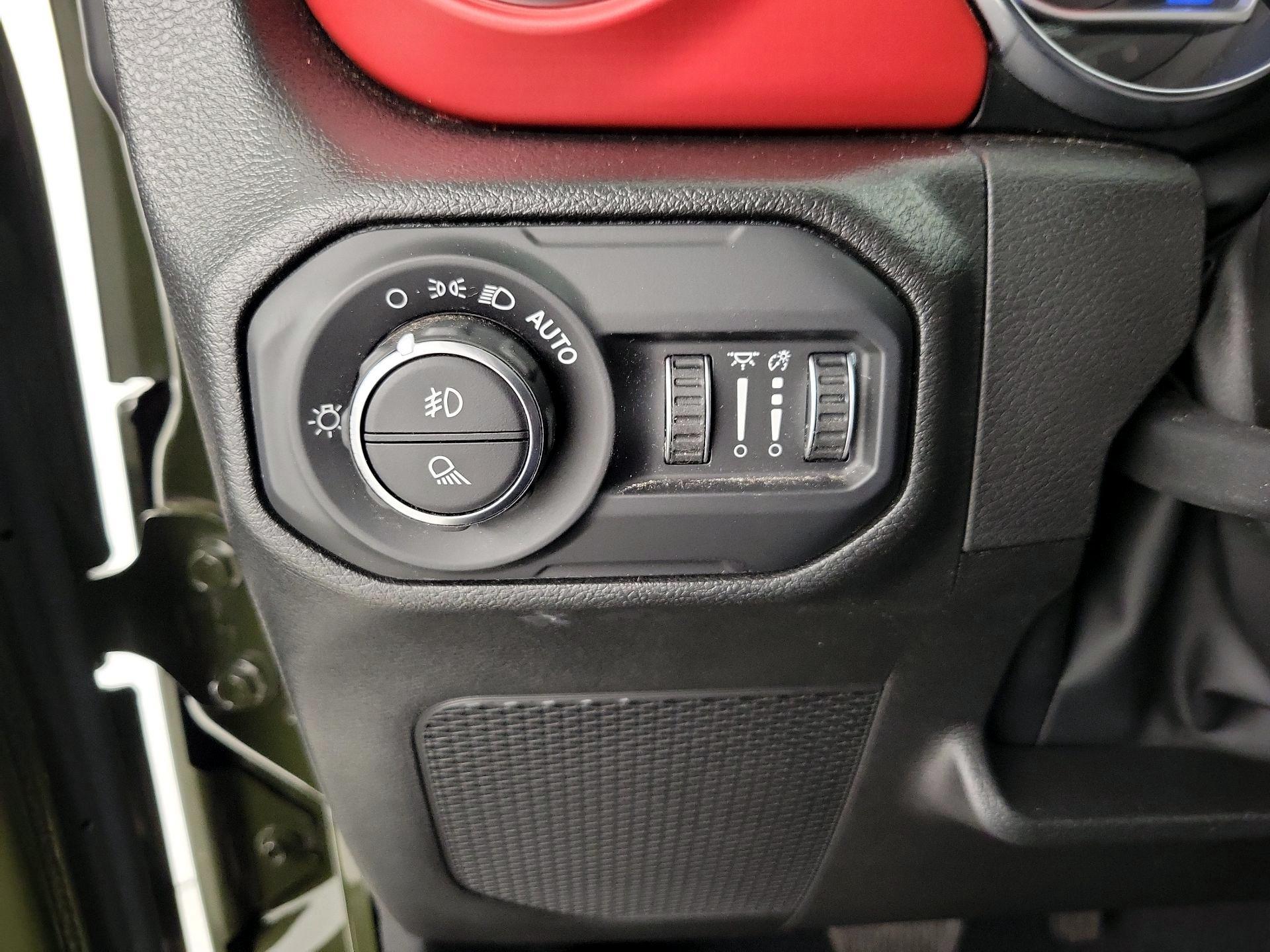 Thumbnail: 2022 Jeep Gladiator - 13
