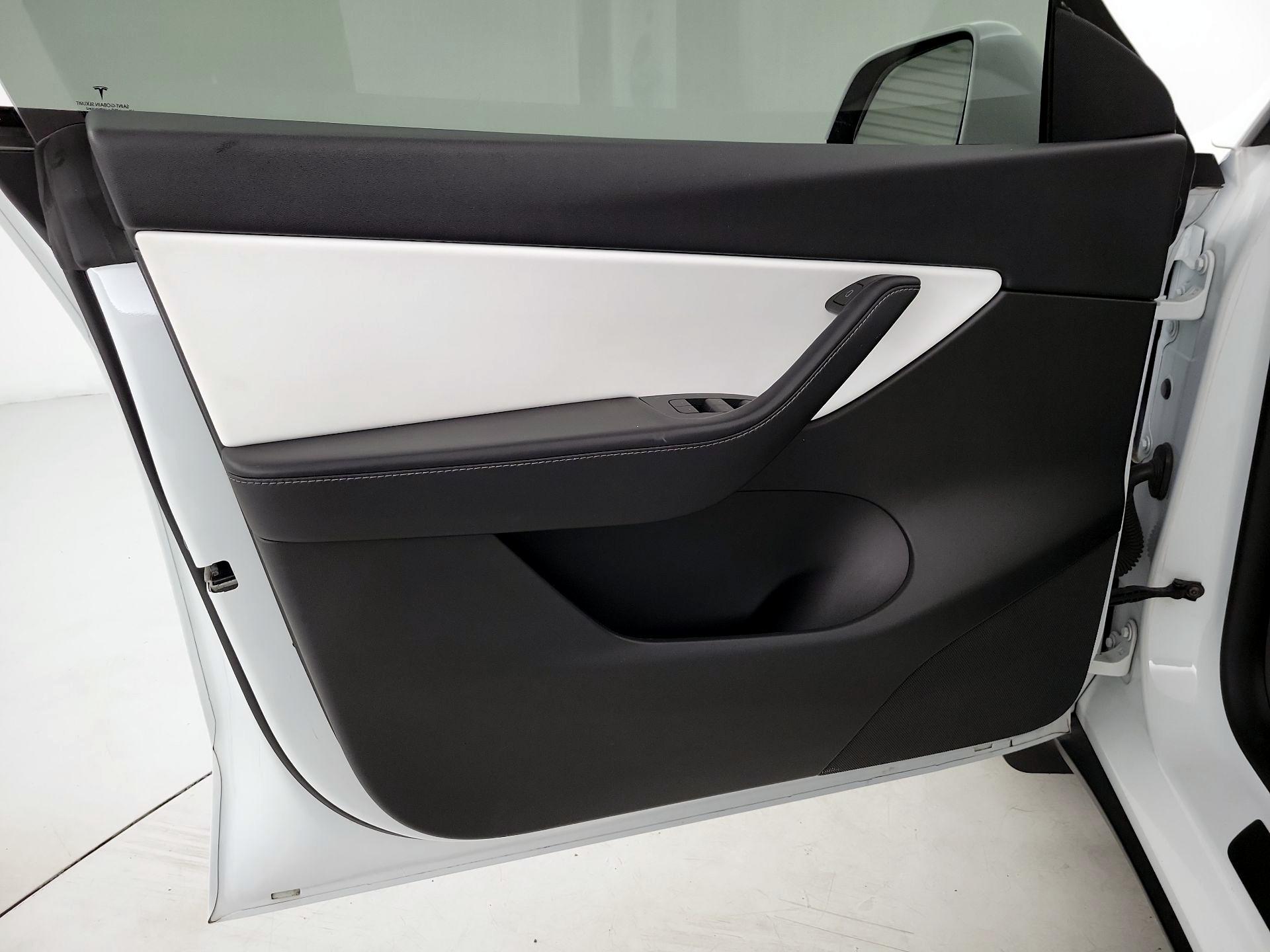 Thumbnail: 2021 Tesla Model Y - 12