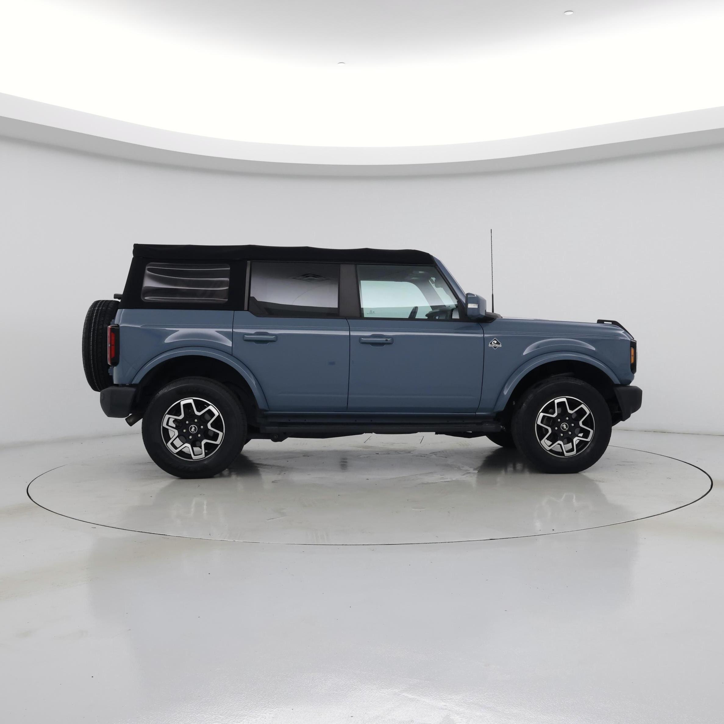 Thumbnail: 2021 Ford Bronco - 7