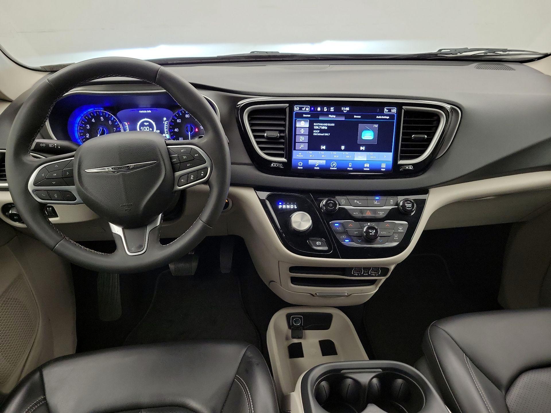 Thumbnail: 2023 Chrysler Pacifica - 9