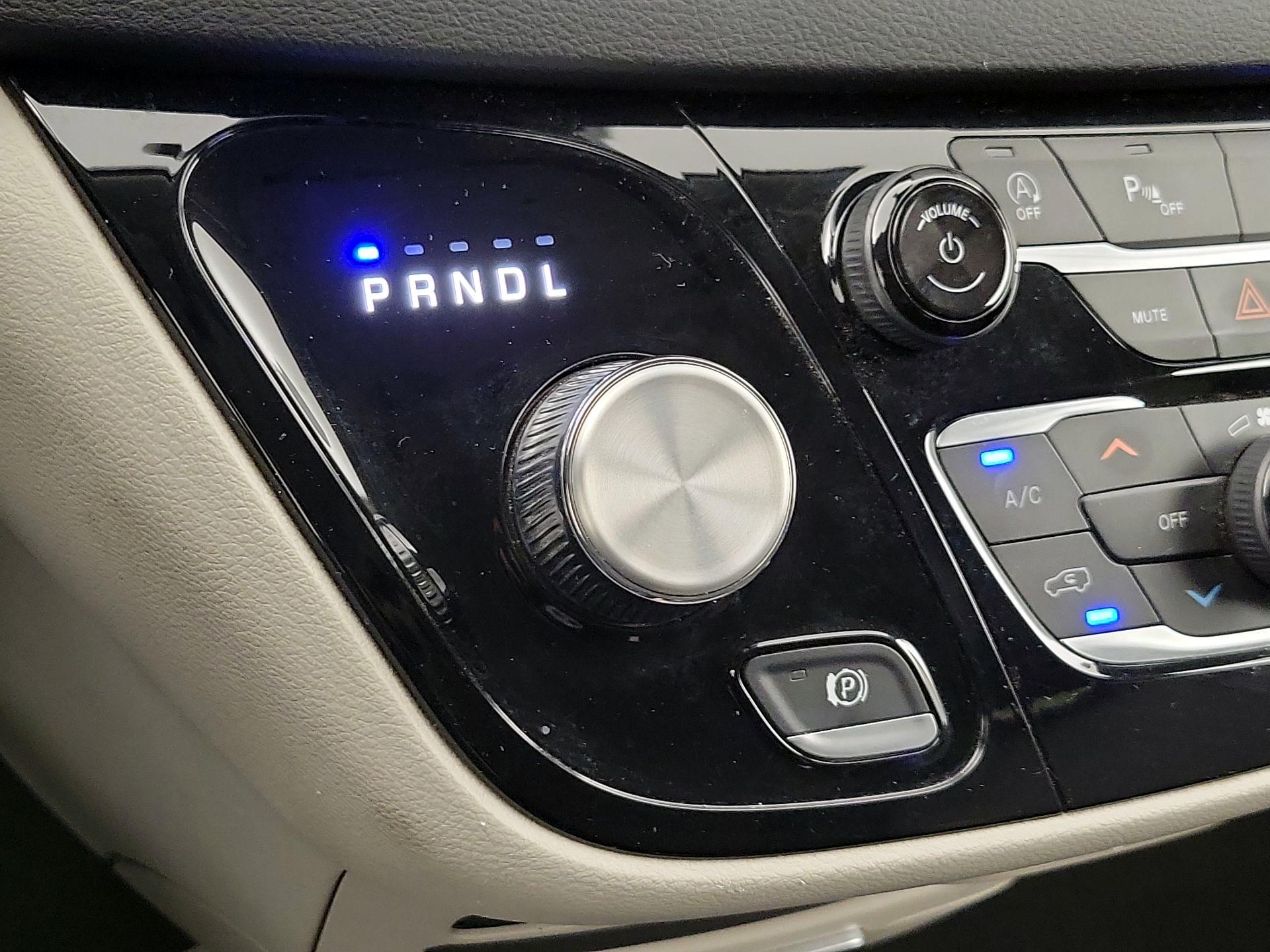 Thumbnail: 2023 Chrysler Pacifica - 17