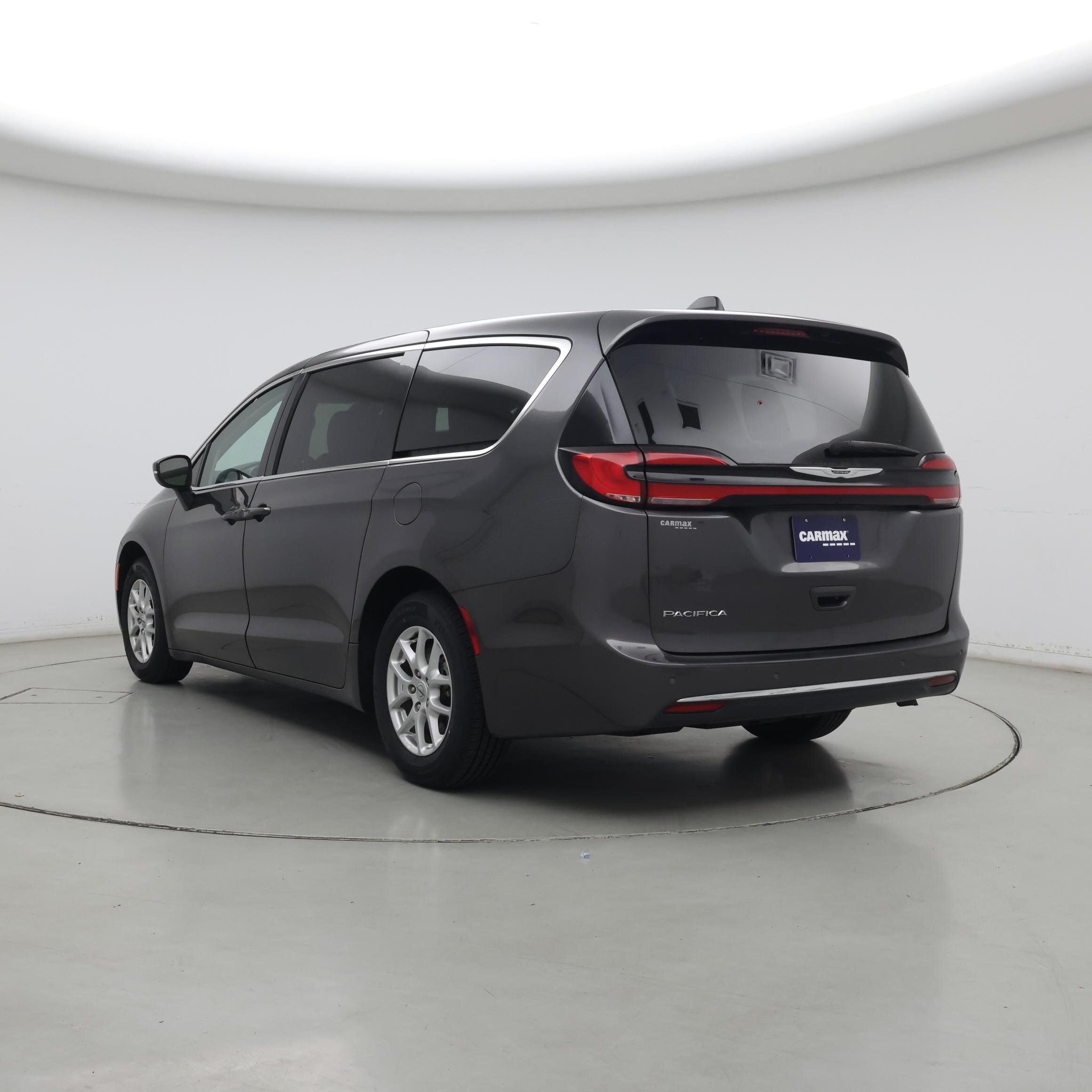 Thumbnail: 2023 Chrysler Pacifica - 2