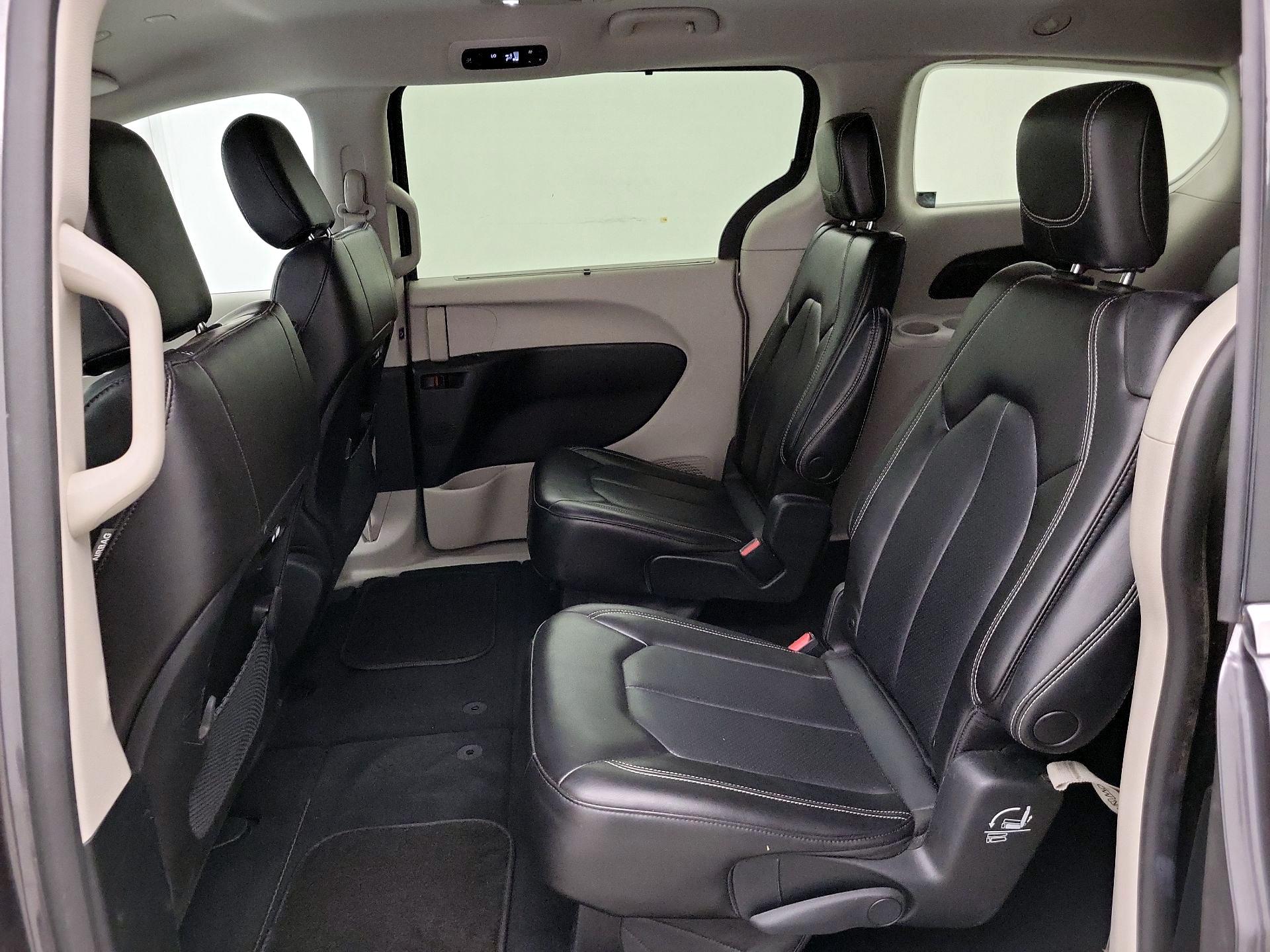 Thumbnail: 2023 Chrysler Pacifica - 19