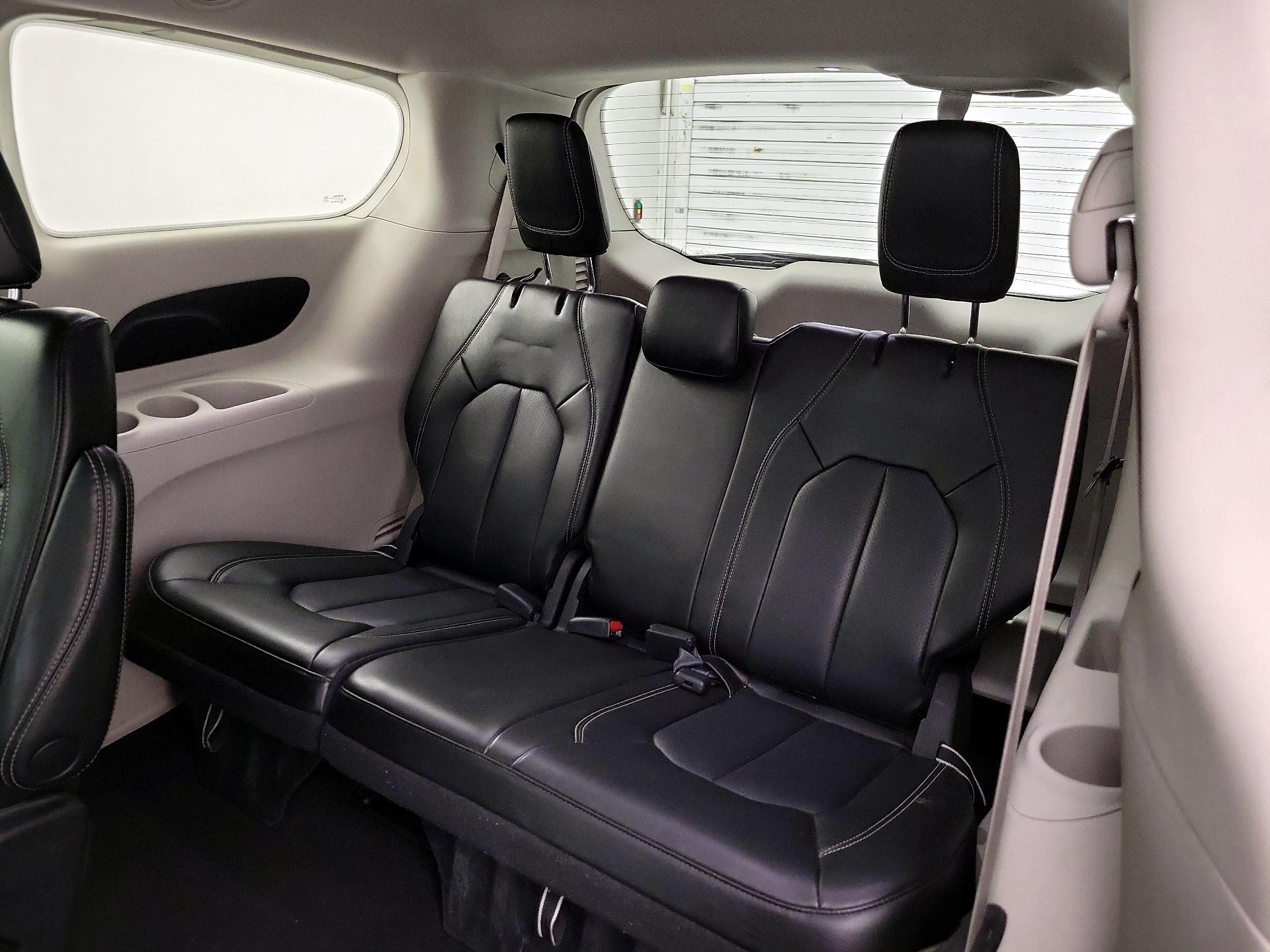 Thumbnail: 2023 Chrysler Pacifica - 20