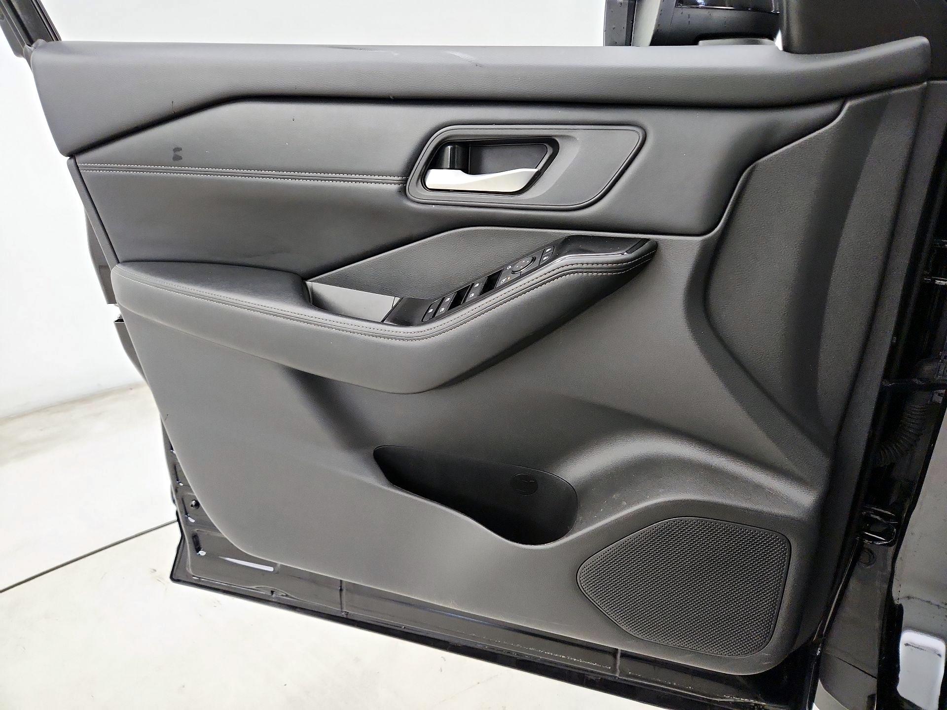 Thumbnail: 2024 Nissan Rogue - 12