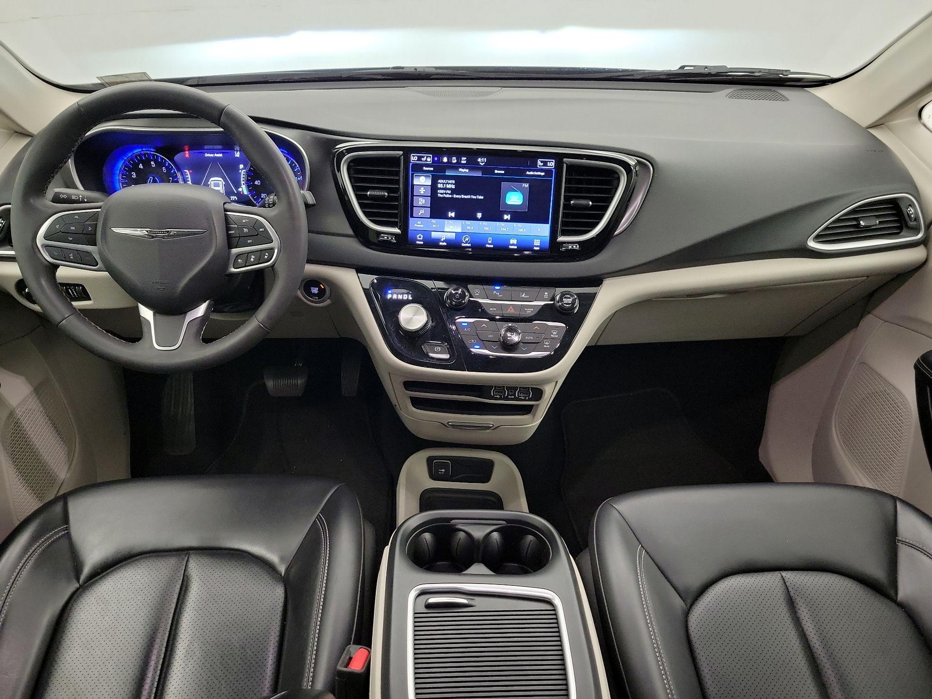 Thumbnail: 2023 Chrysler Pacifica - 9