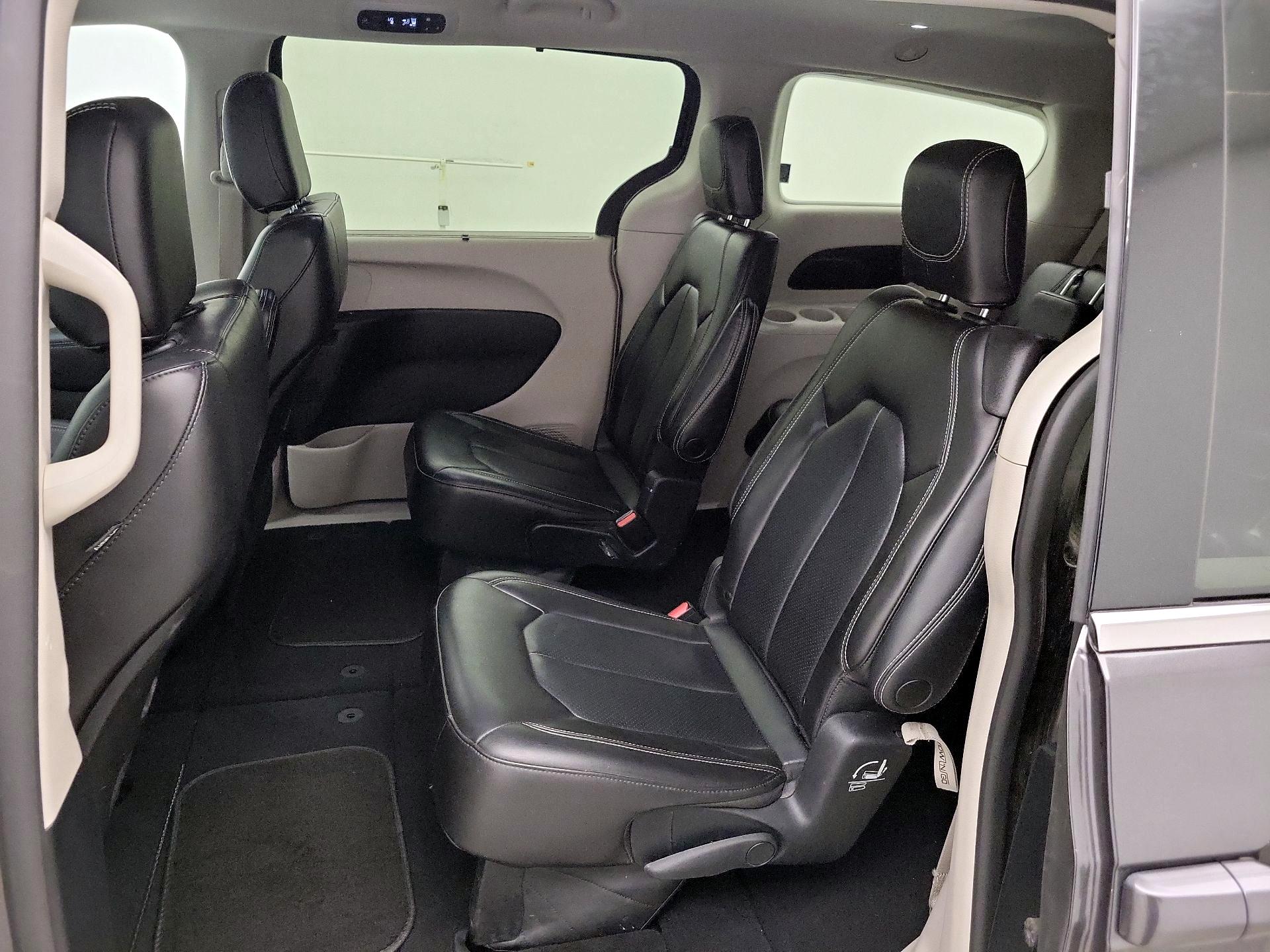 Thumbnail: 2023 Chrysler Pacifica - 19