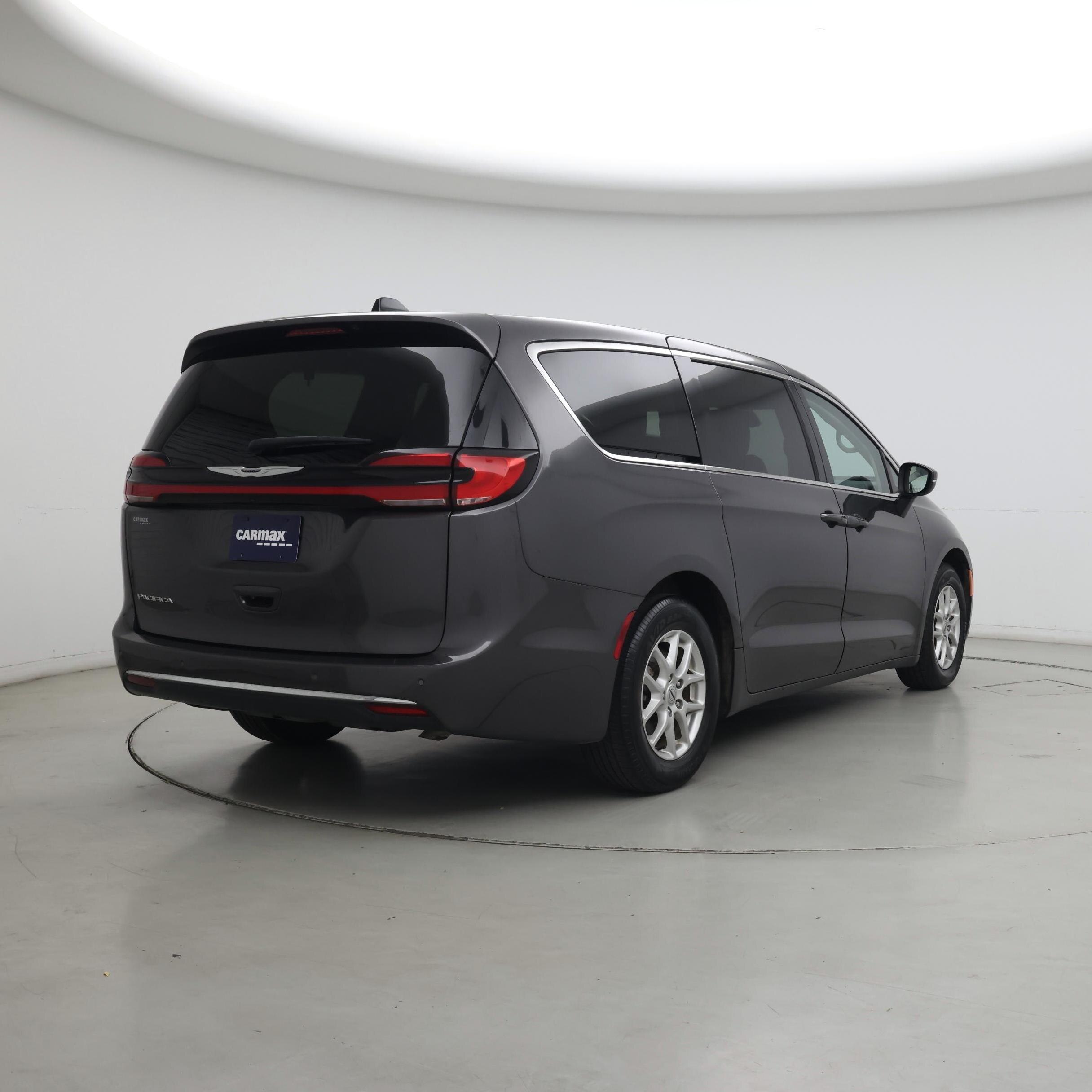 Thumbnail: 2023 Chrysler Pacifica - 8