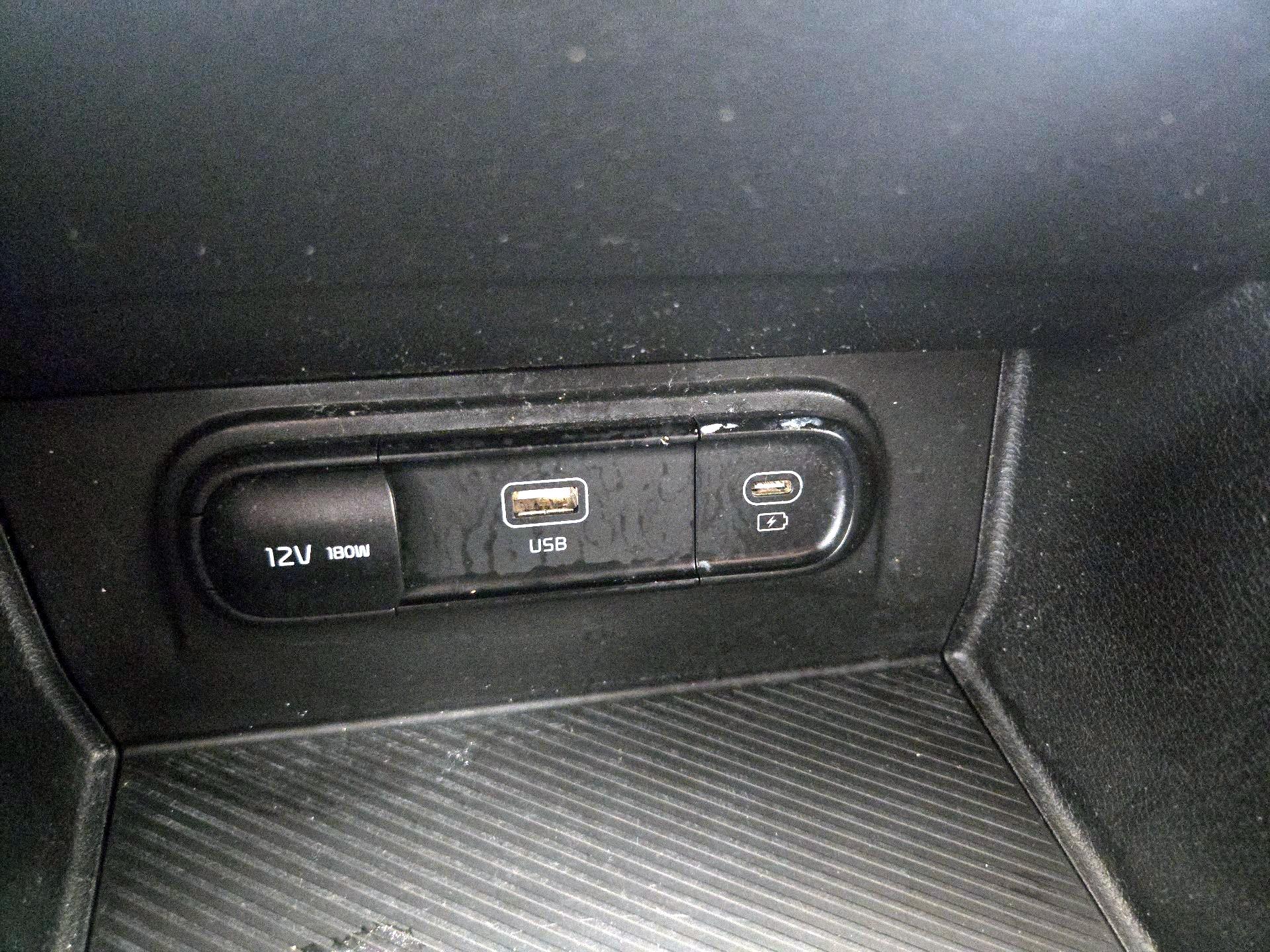 Thumbnail: 2023 Kia Sportage - 18