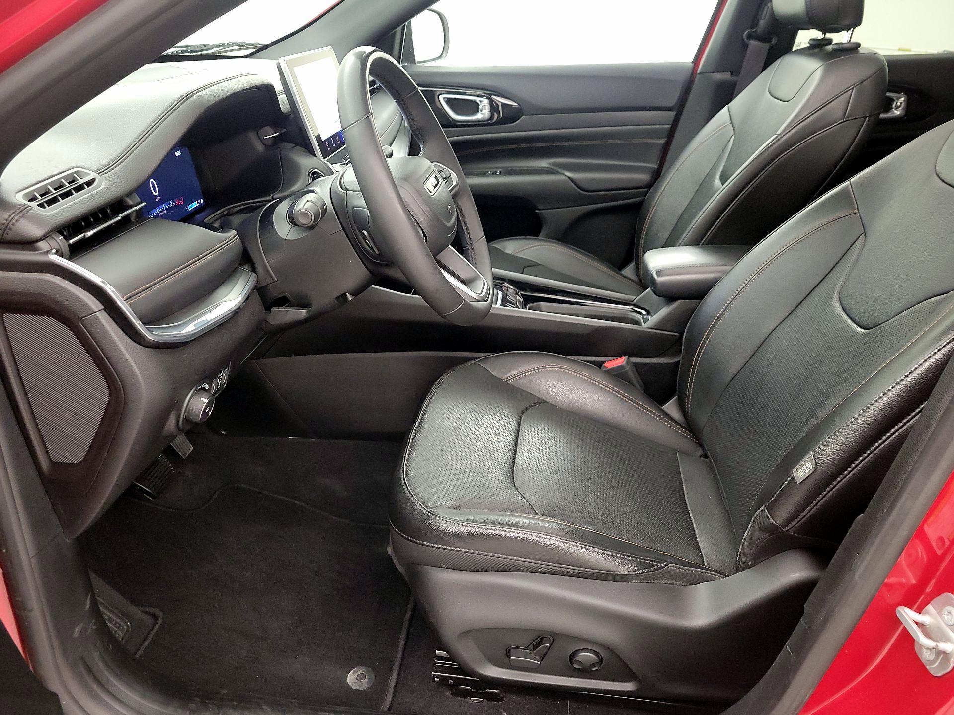 Thumbnail: 2023 Jeep Compass - 11