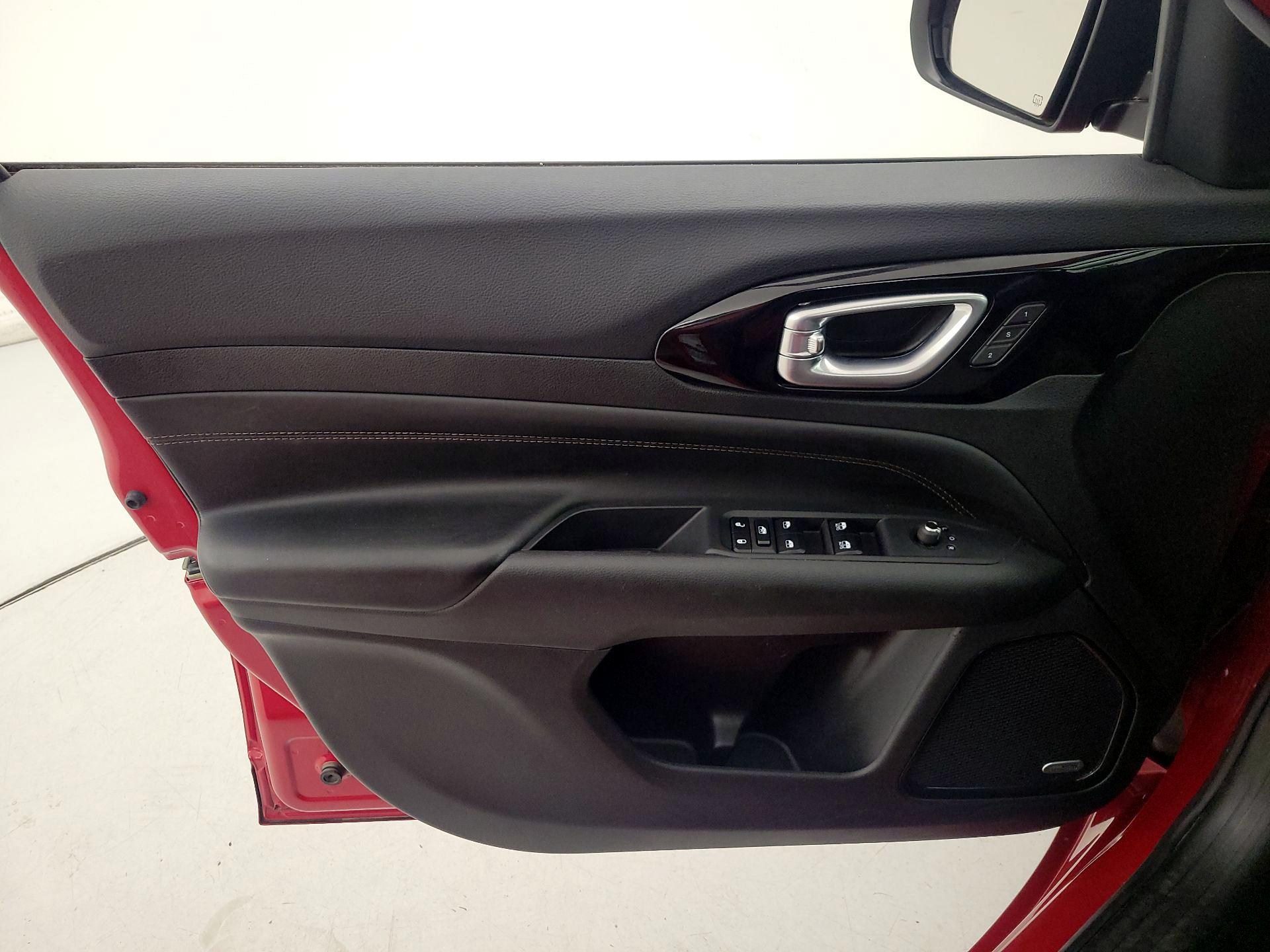 Thumbnail: 2023 Jeep Compass - 12