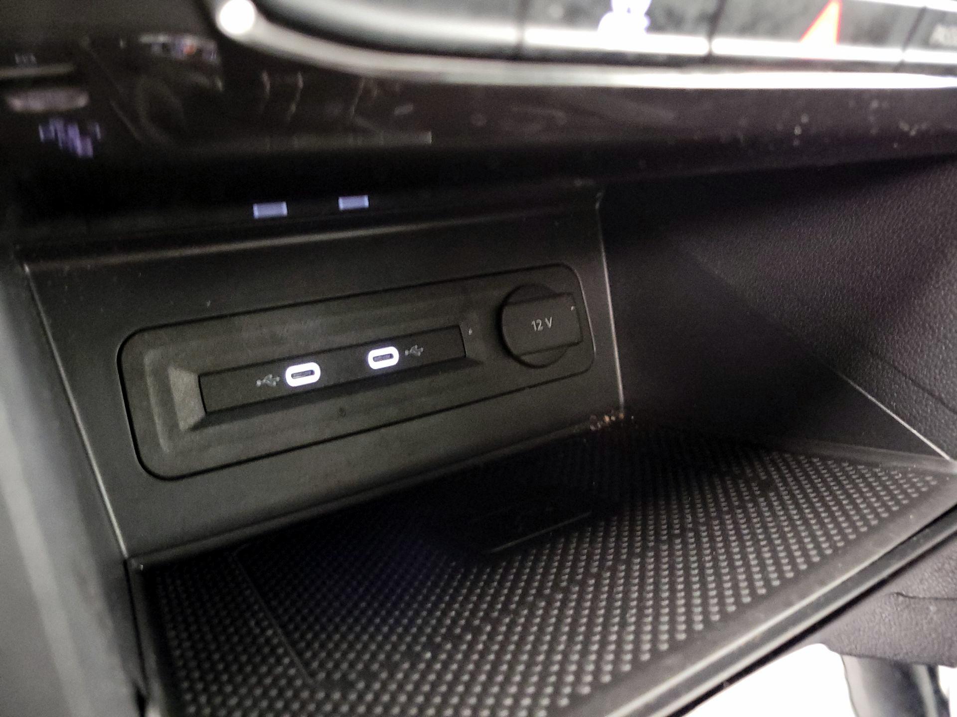 Thumbnail: 2023 Volkswagen Atlas - 18