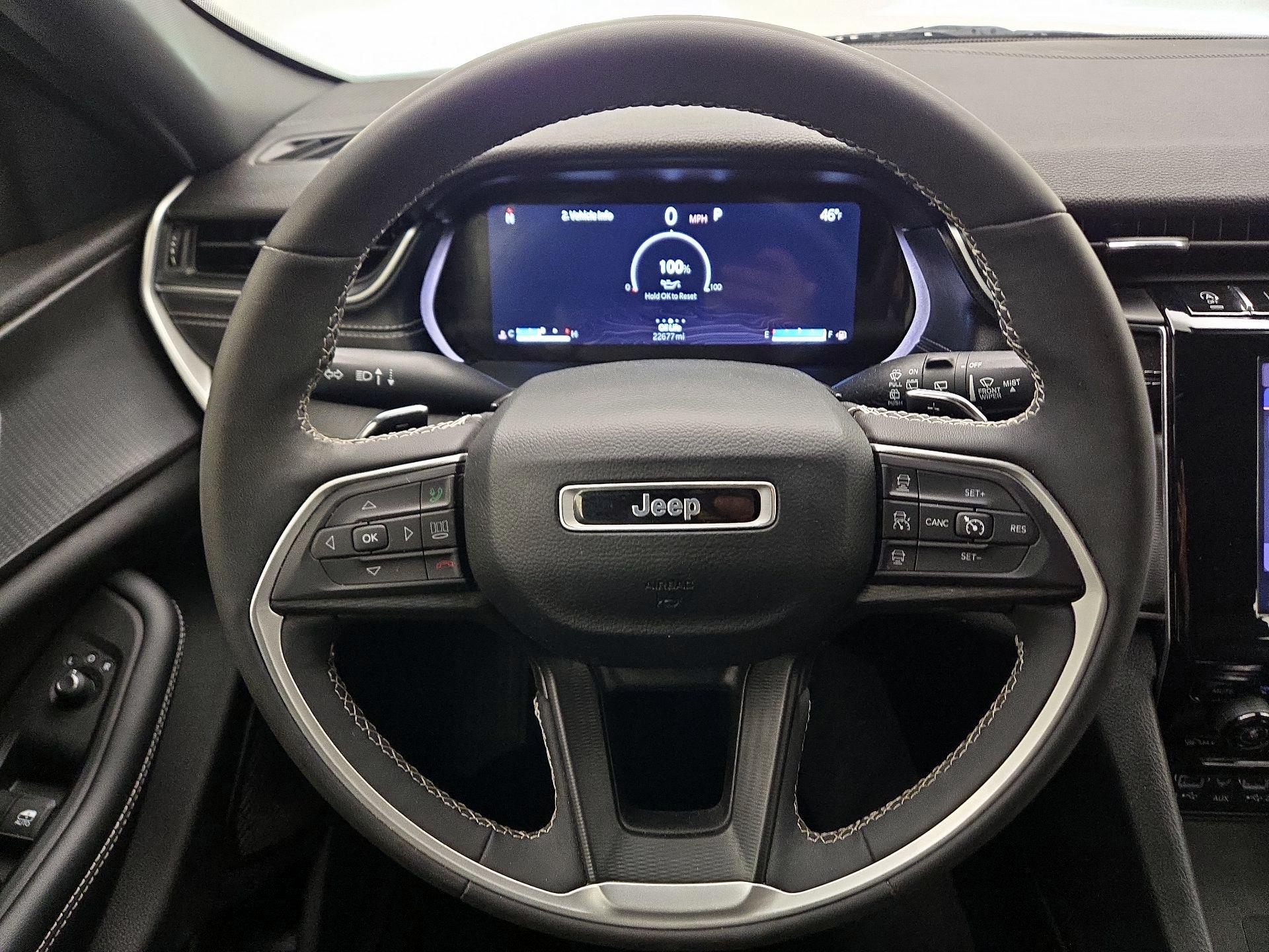 Thumbnail: 2023 Jeep Grand Cherokee - 10