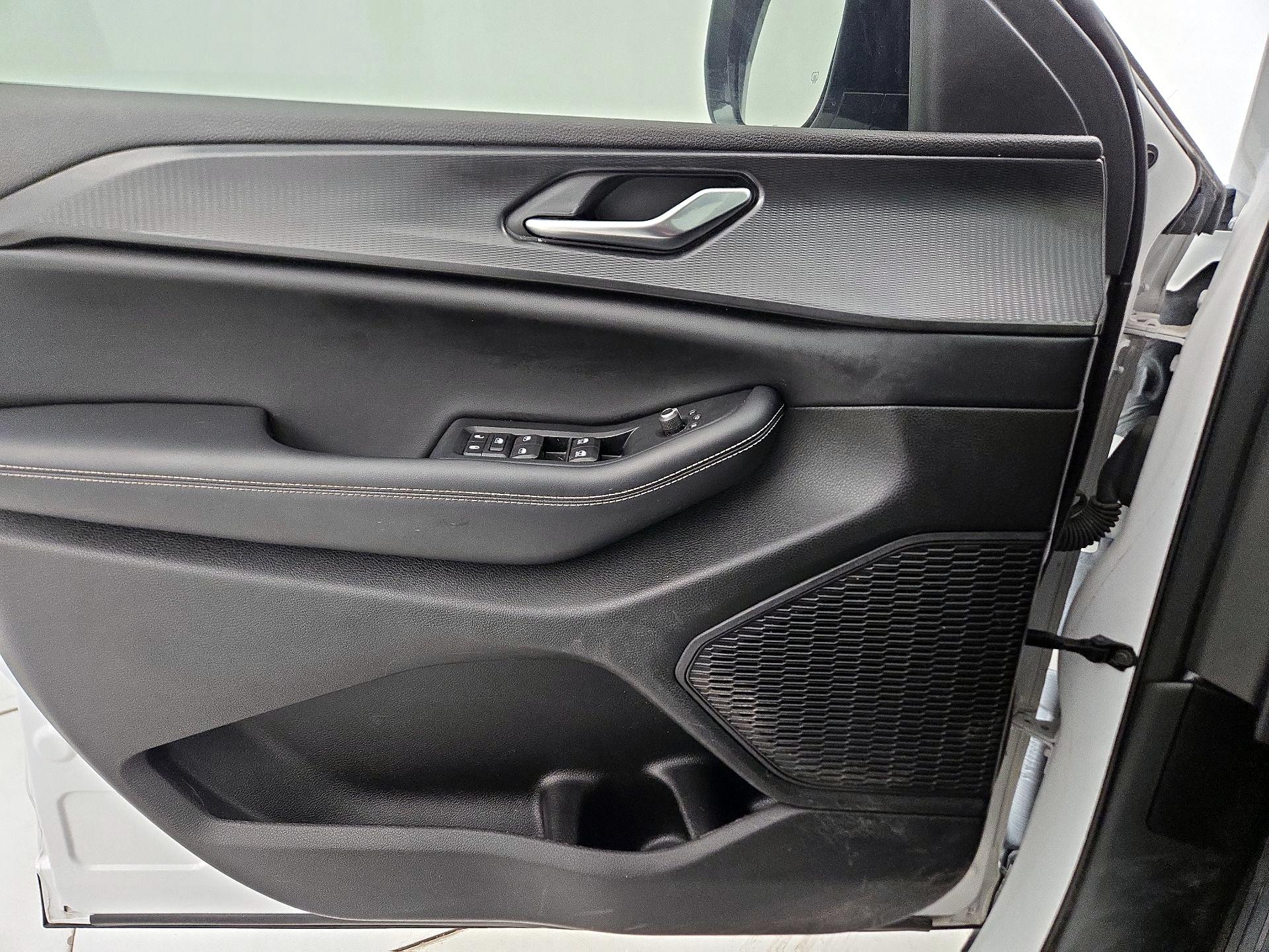 Thumbnail: 2023 Jeep Grand Cherokee - 12