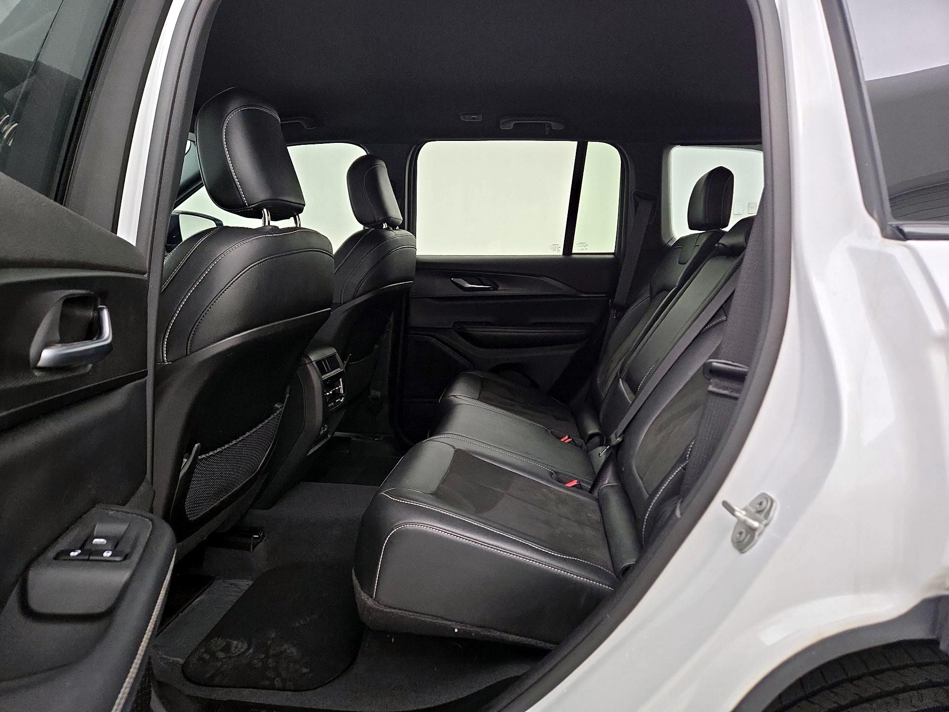 Thumbnail: 2023 Jeep Grand Cherokee - 19