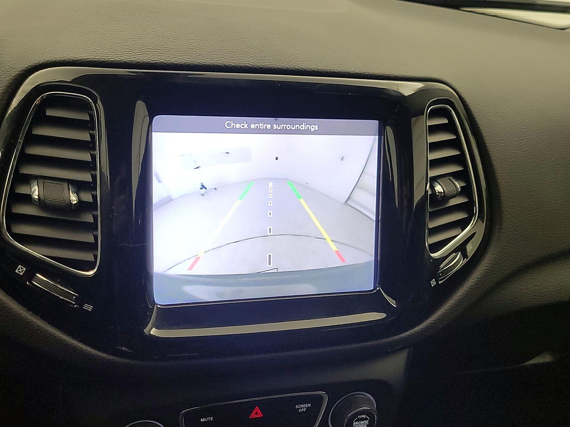 Thumbnail: 2020 Jeep Compass - 14