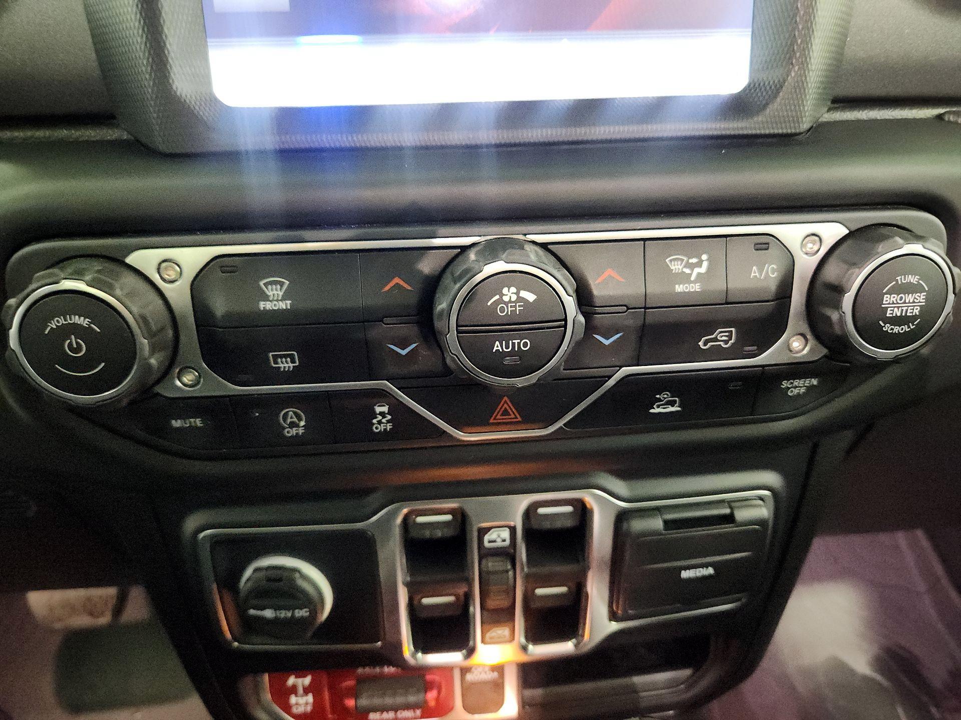 Thumbnail: 2022 Jeep Gladiator - 17