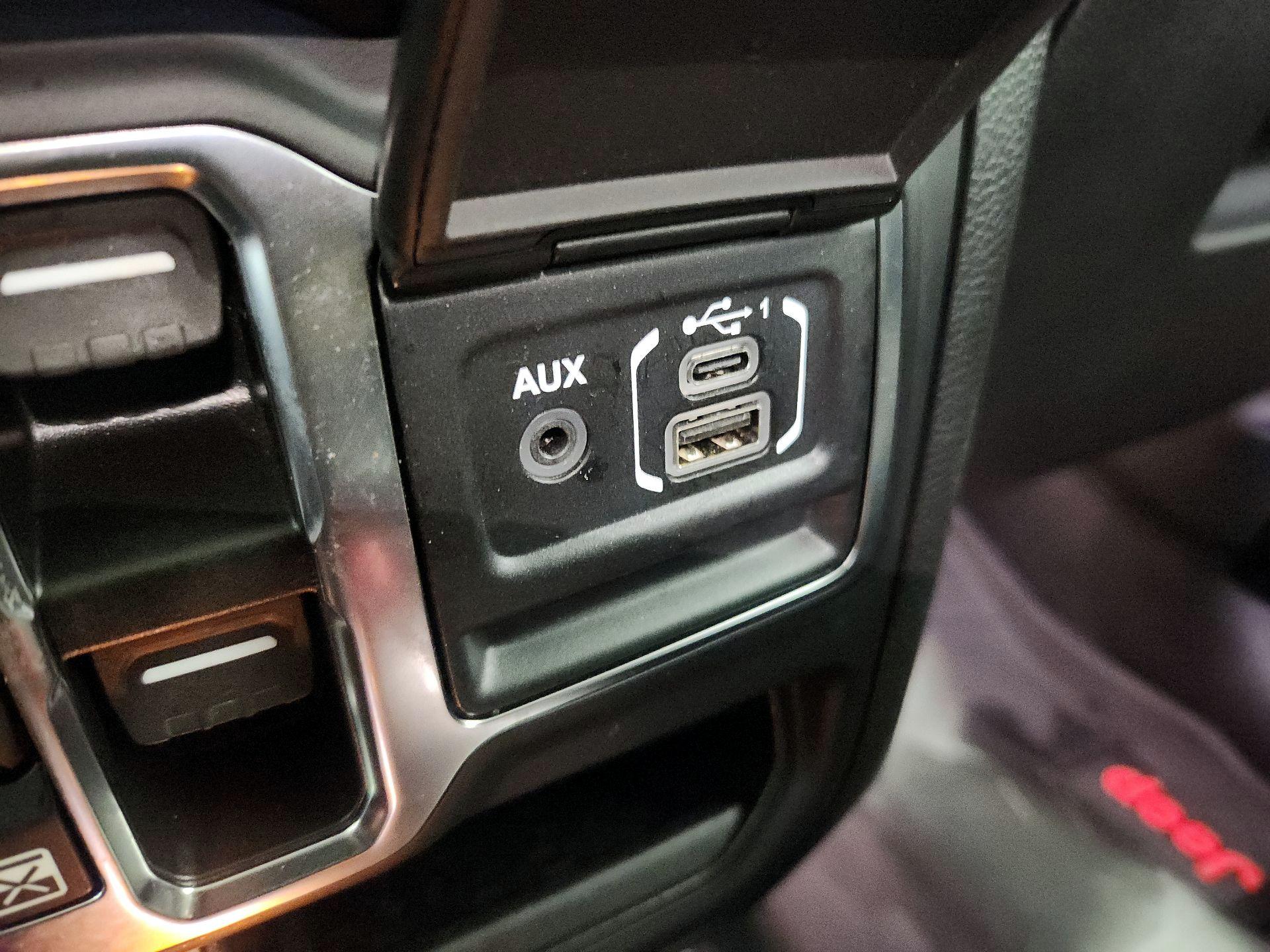 Thumbnail: 2022 Jeep Gladiator - 19