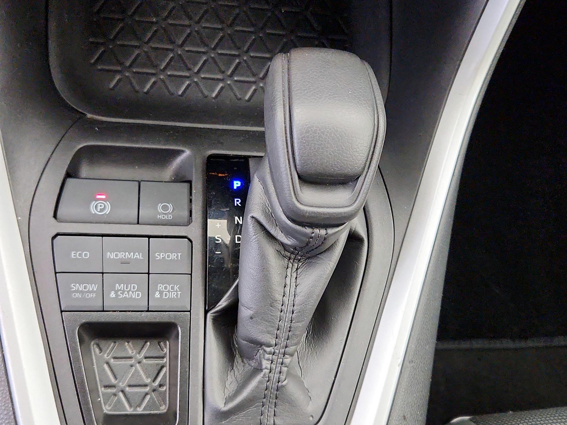 Thumbnail: 2024 Toyota RAV4 - 17