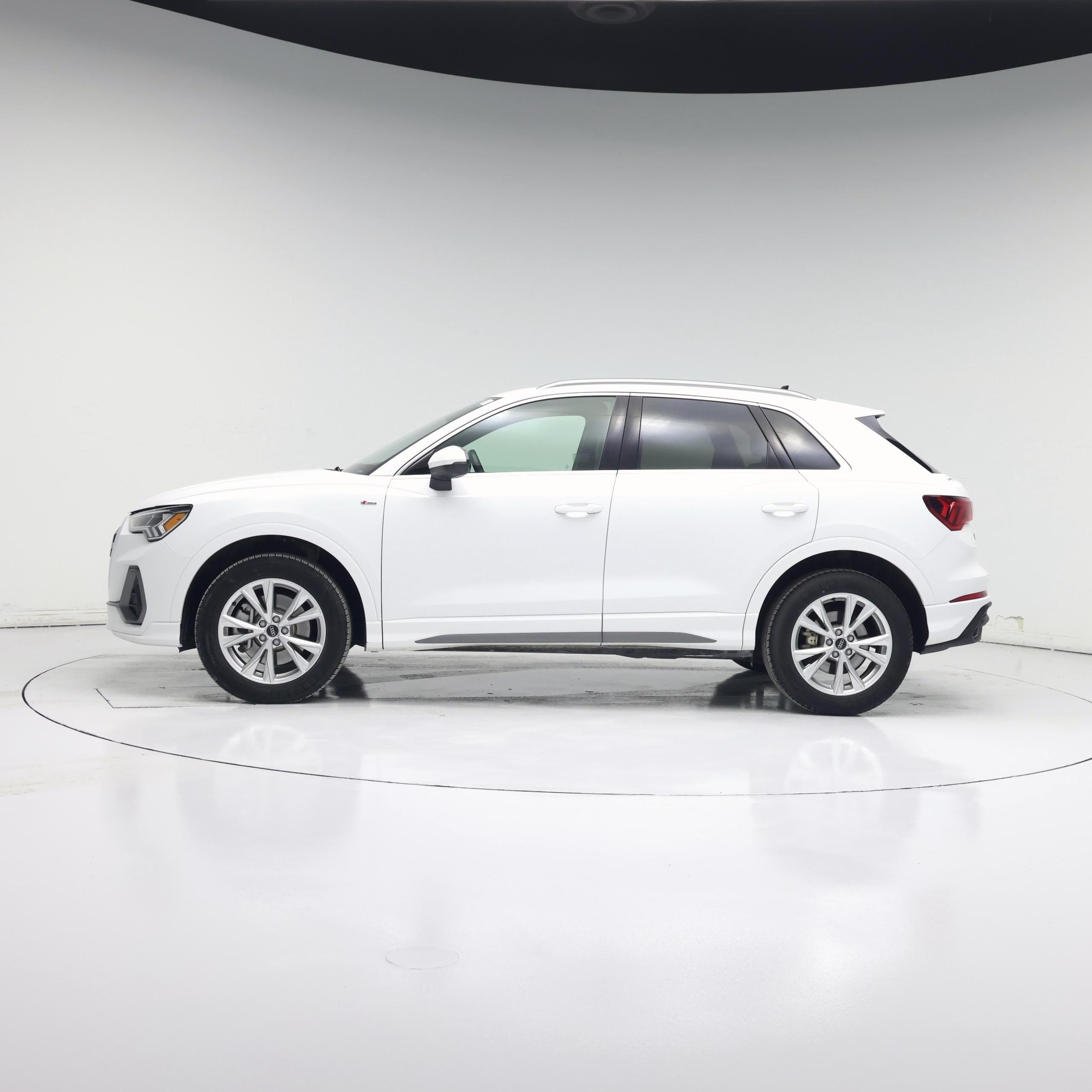 Thumbnail: 2025 Audi Q3 - 3