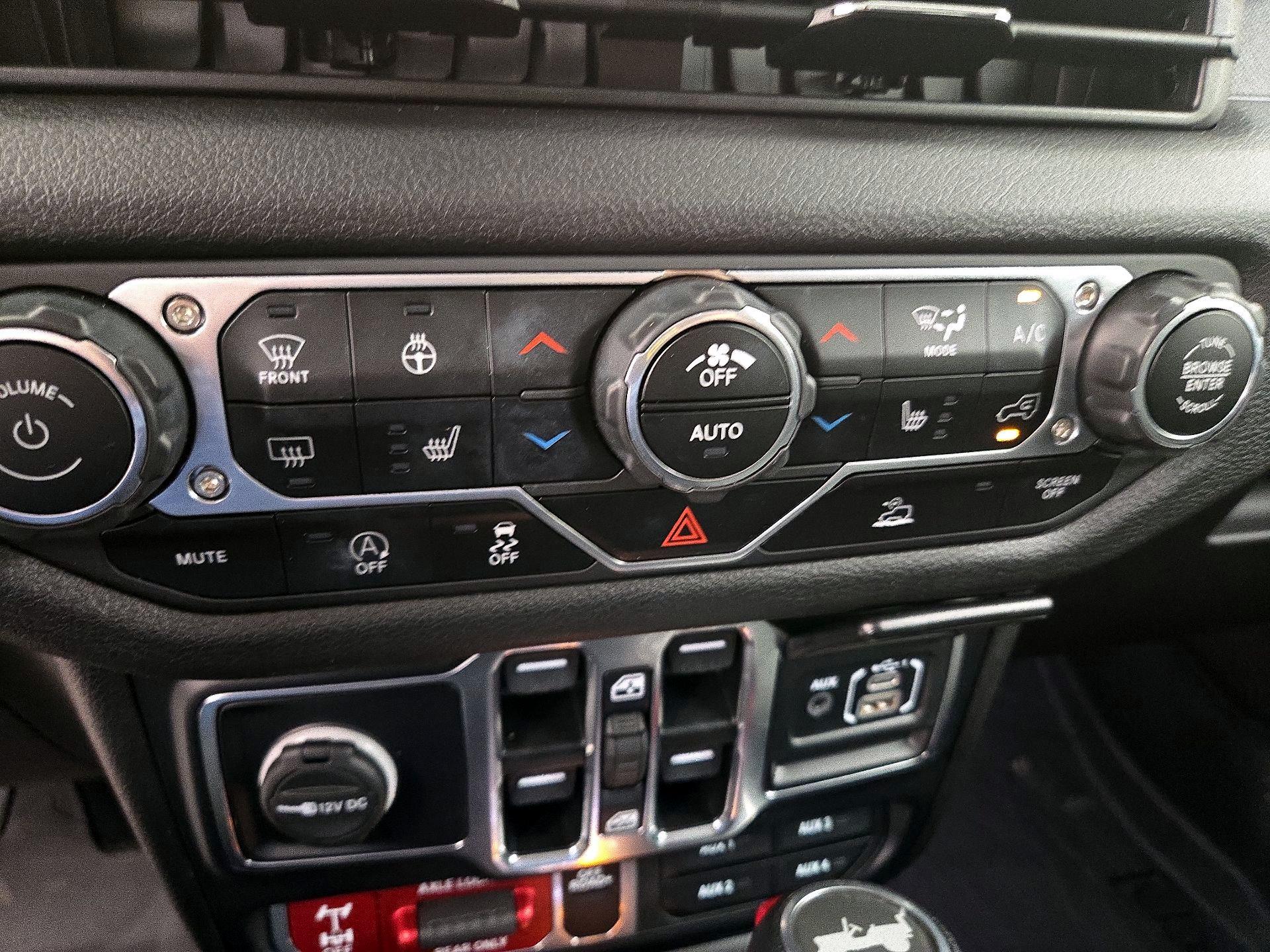 Thumbnail: 2024 Jeep Wrangler - 16