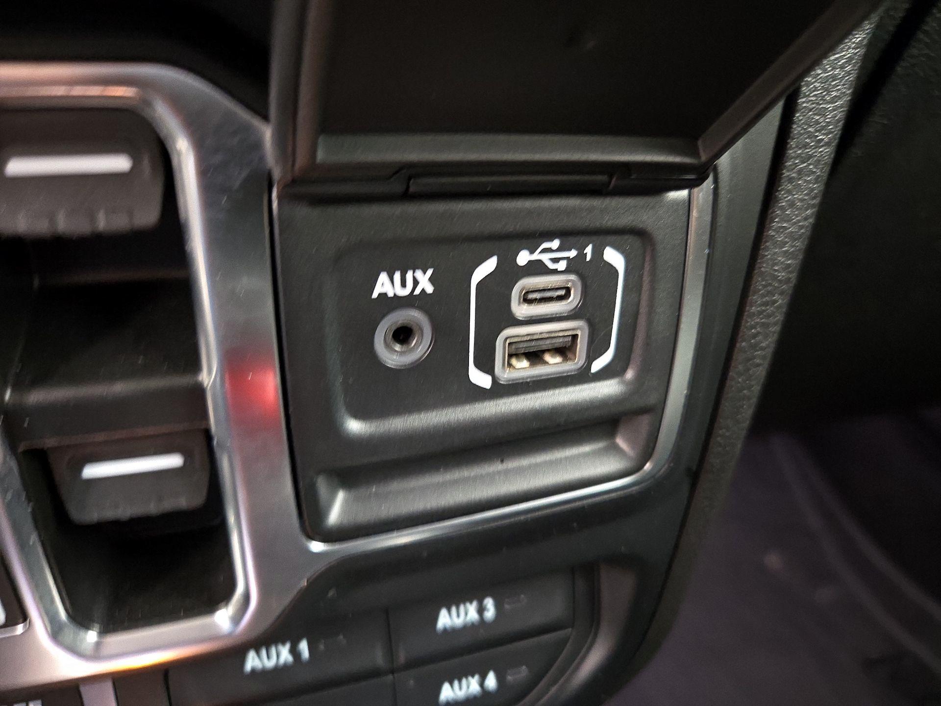 Thumbnail: 2024 Jeep Wrangler - 18