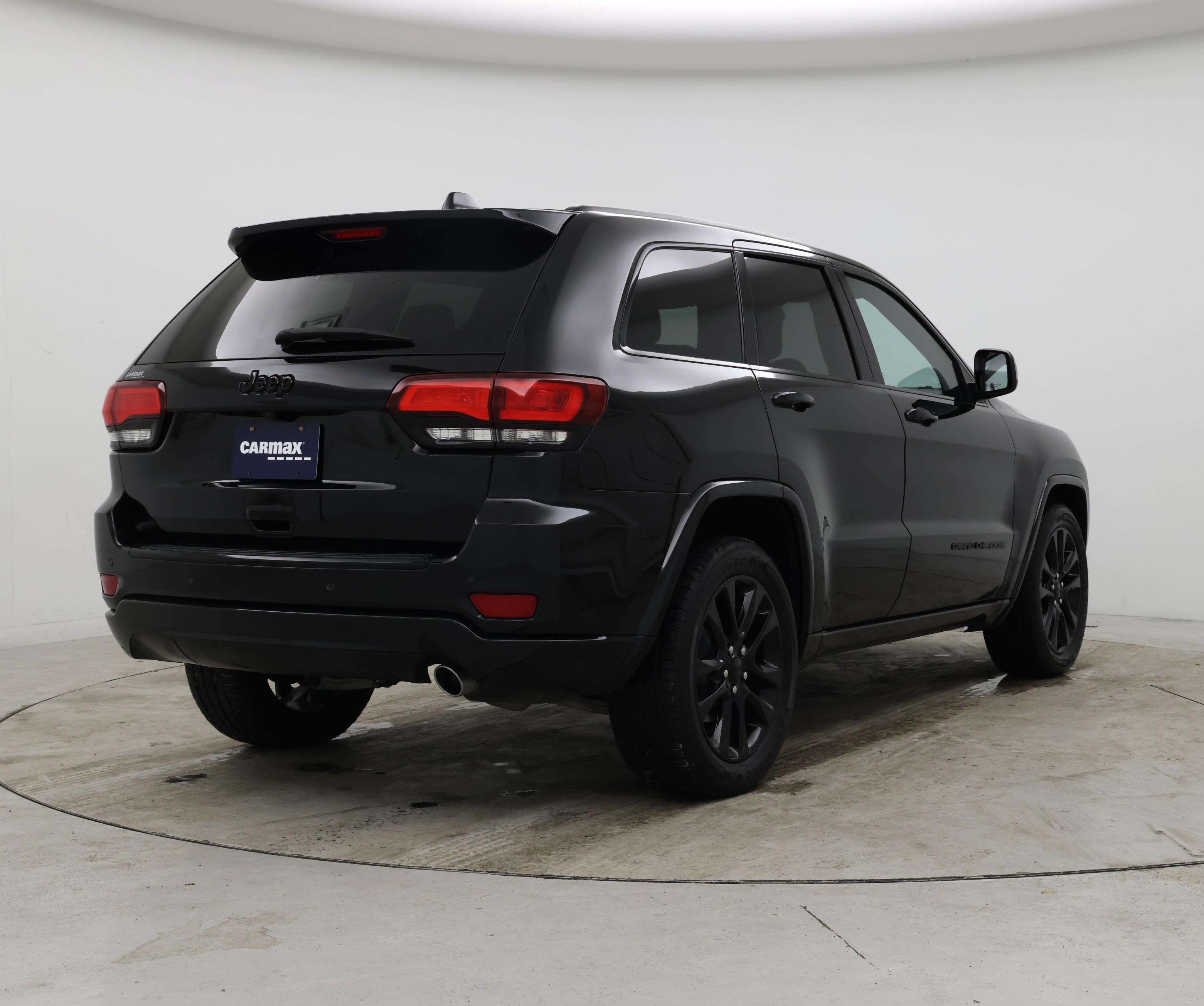 Thumbnail: 2018 Jeep Grand Cherokee - 8