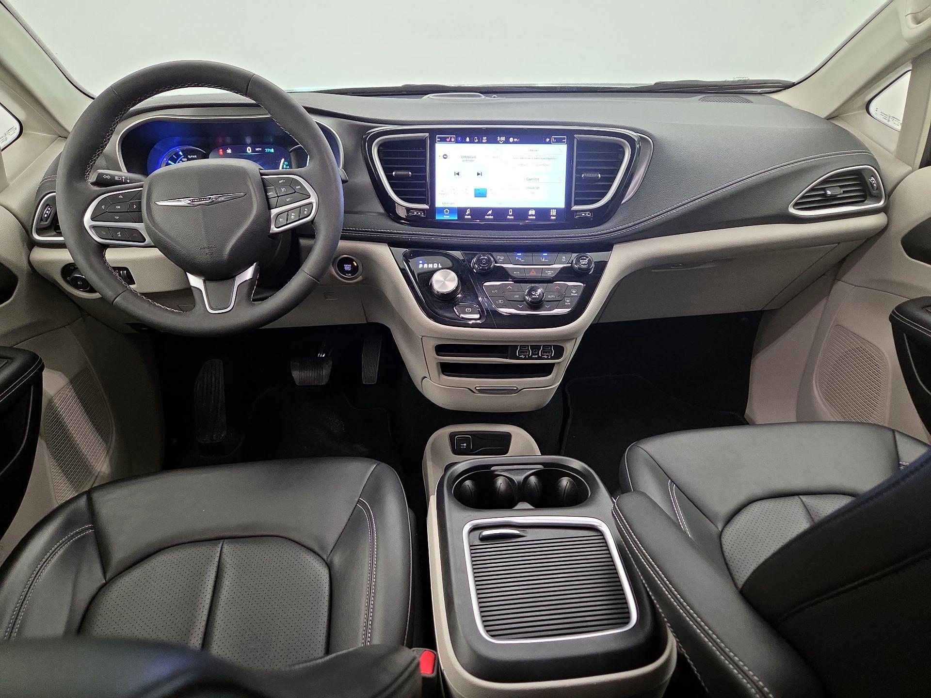 Thumbnail: 2023 Chrysler Pacifica - 9