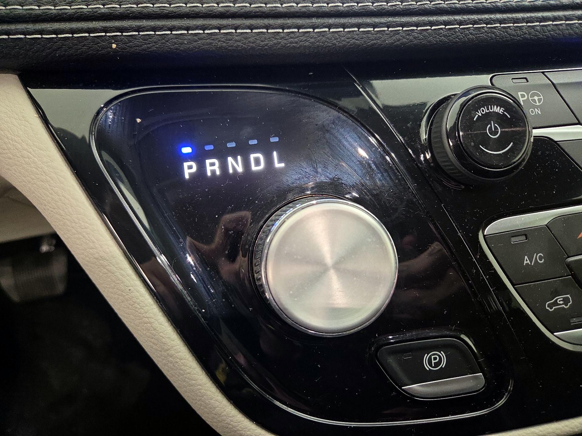 Thumbnail: 2023 Chrysler Pacifica - 17