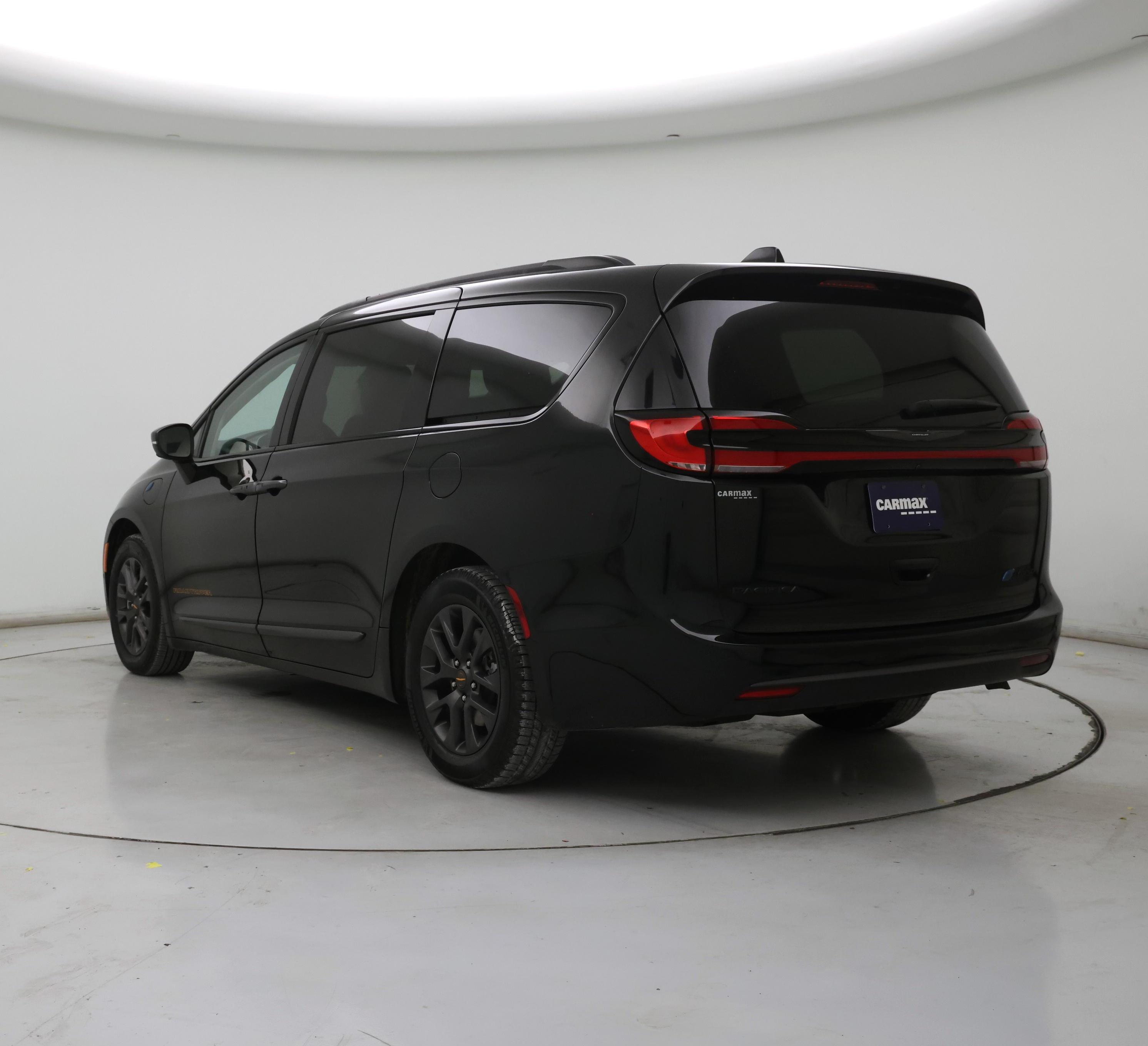 Thumbnail: 2023 Chrysler Pacifica - 2